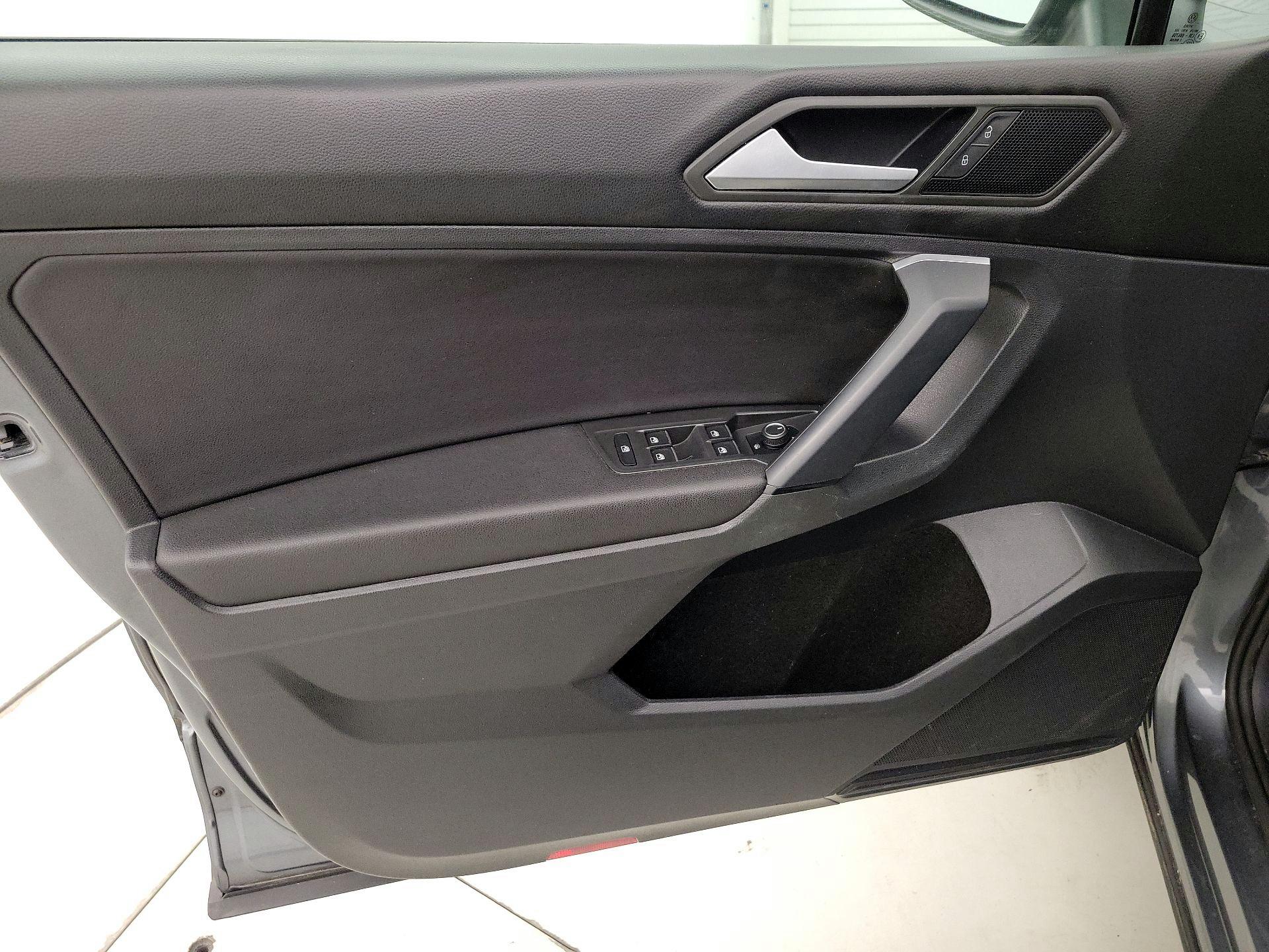 Thumbnail: 2019 Volkswagen Tiguan - 12