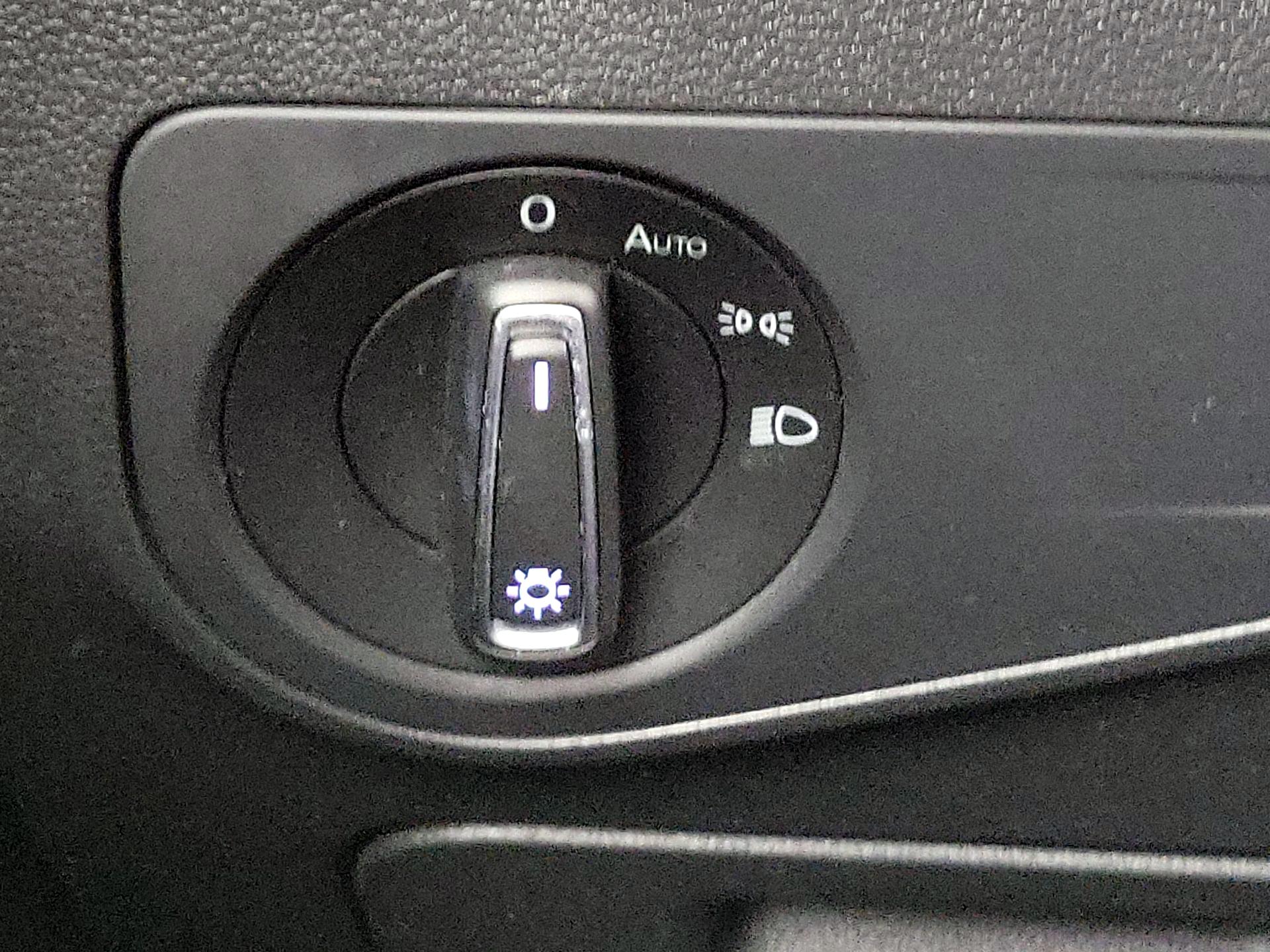 Thumbnail: 2019 Volkswagen Tiguan - 13