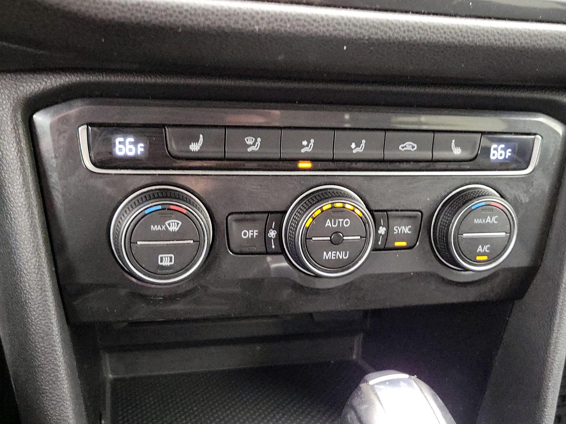 Thumbnail: 2019 Volkswagen Tiguan - 16