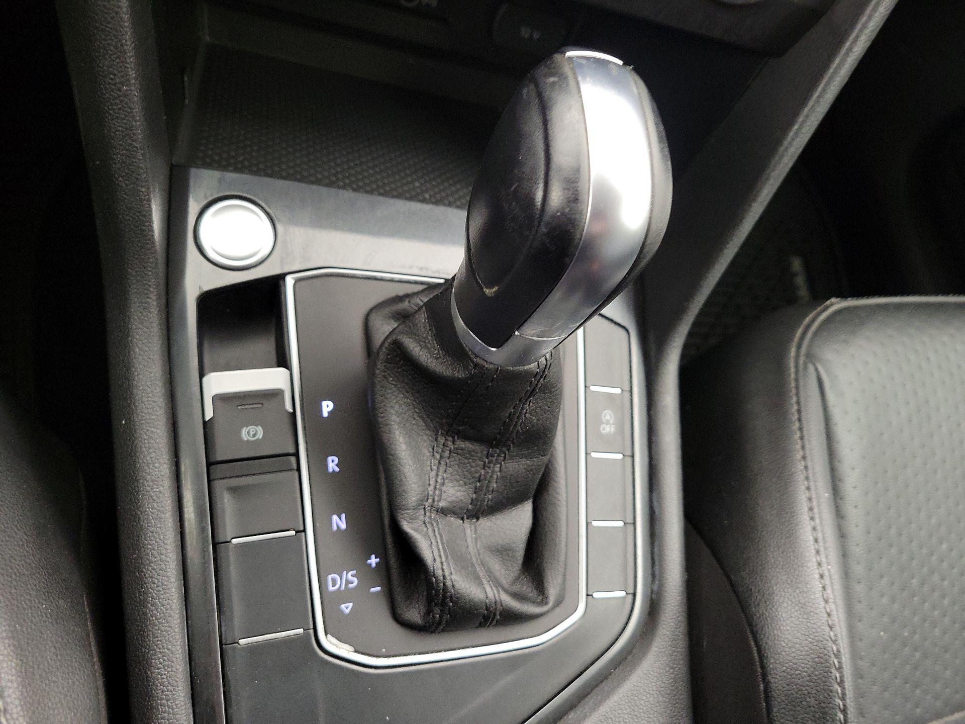 Thumbnail: 2019 Volkswagen Tiguan - 17