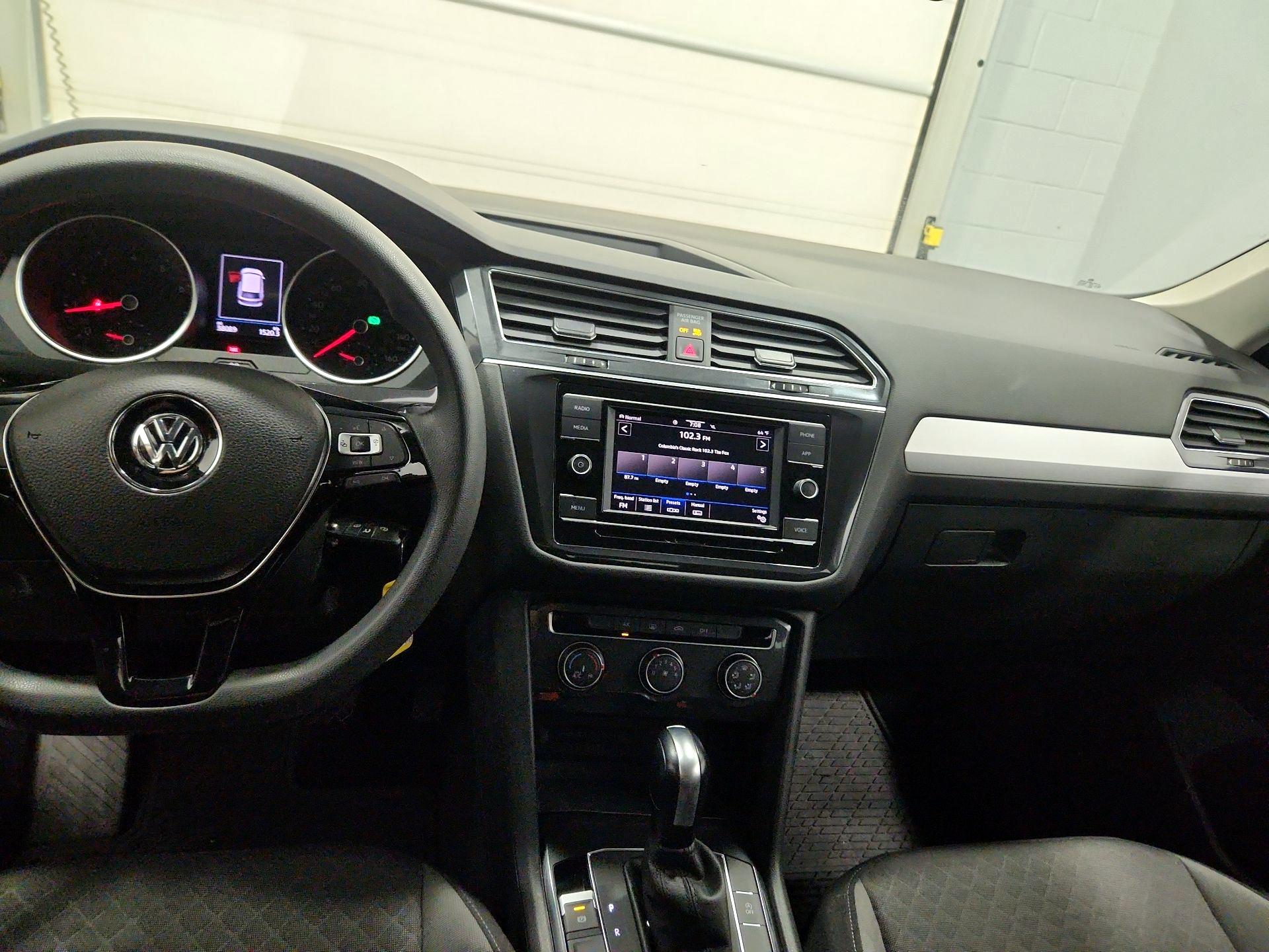 Thumbnail: 2020 Volkswagen Tiguan - 9