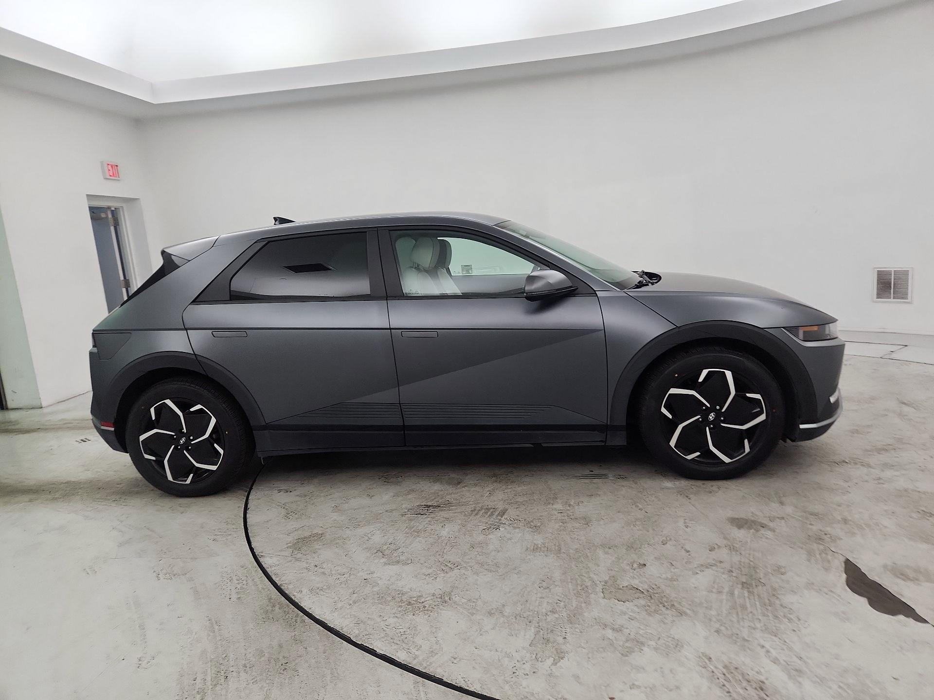 Thumbnail: 2023 Hyundai Ioniq 5 - 4