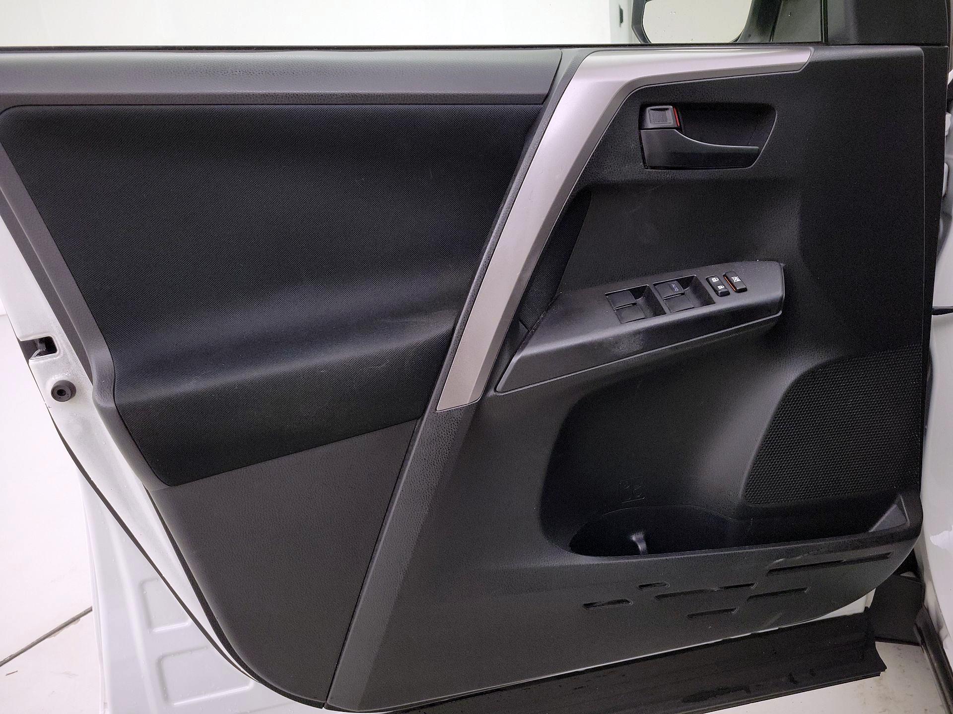 Thumbnail: 2017 Toyota RAV4 - 12