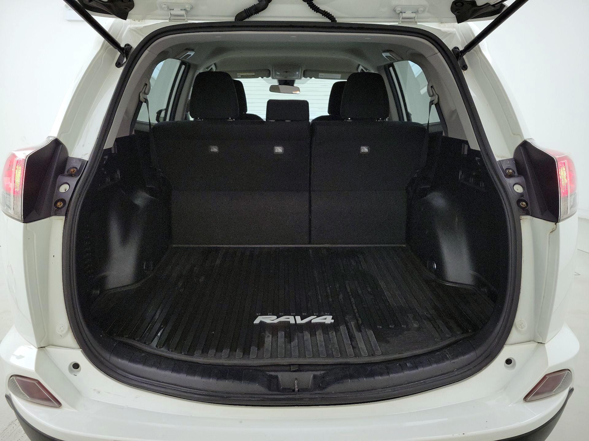 Thumbnail: 2017 Toyota RAV4 - 20