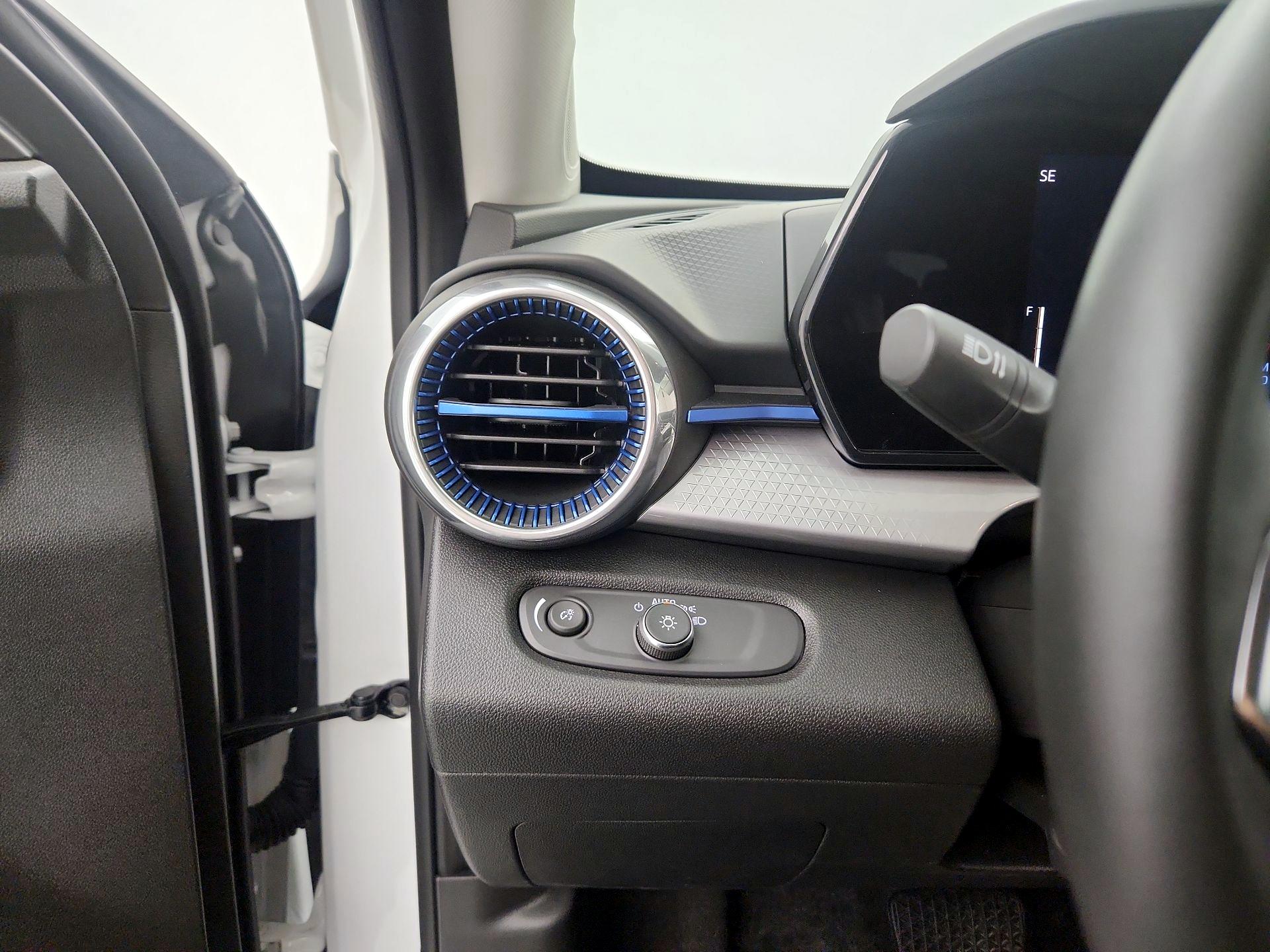 Thumbnail: 2025 Chevrolet Trax - 13