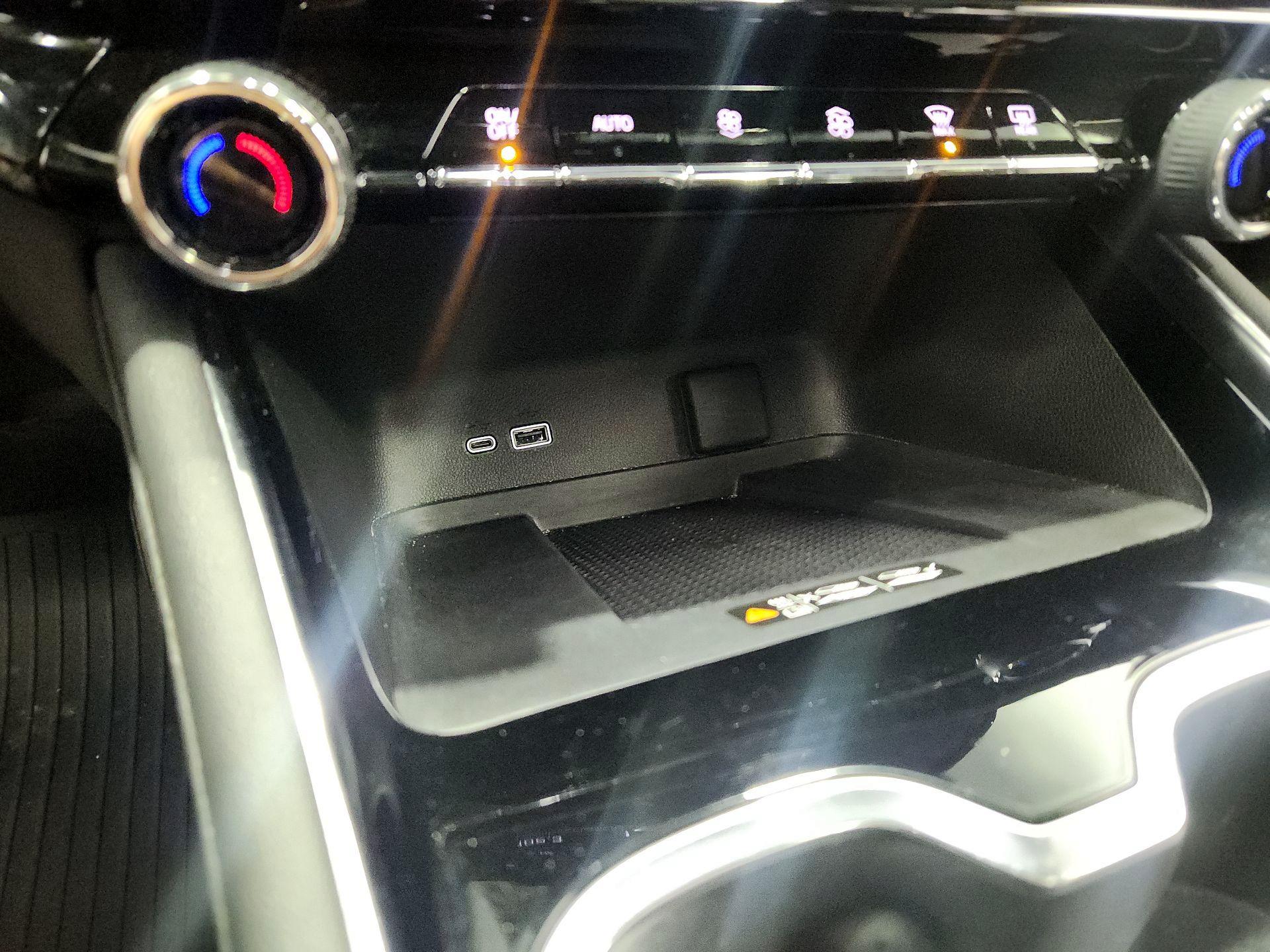 Thumbnail: 2024 Chevrolet Traverse - 19