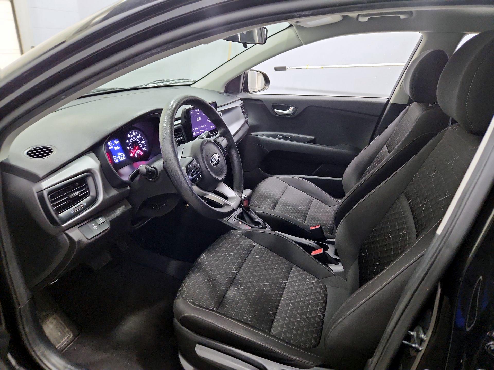 Thumbnail: 2021 Kia Rio - 11