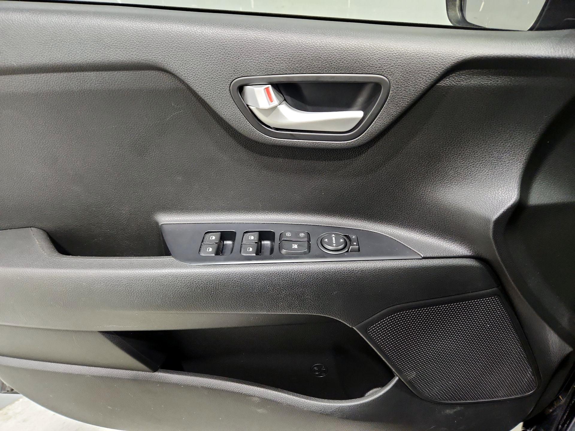 Thumbnail: 2021 Kia Rio - 12