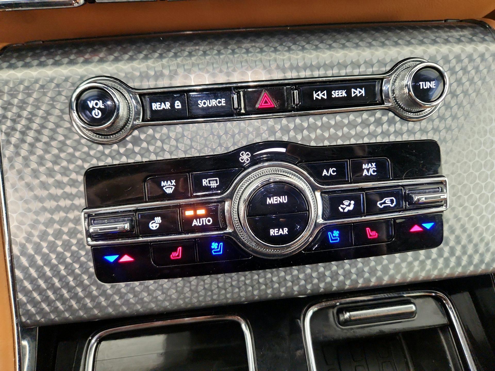 Thumbnail: 2023 Lincoln Aviator - 15