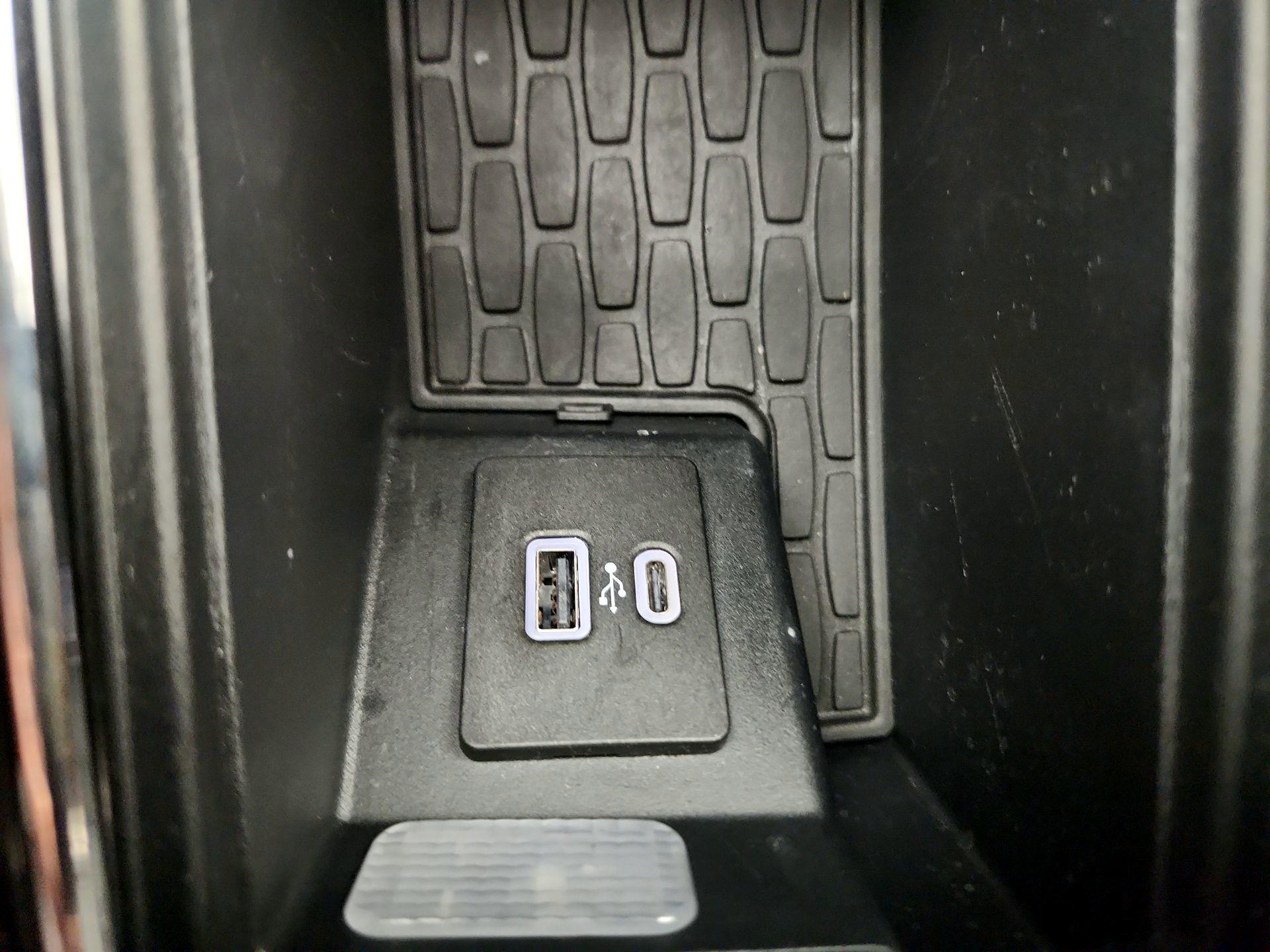 Thumbnail: 2023 Lincoln Aviator - 17