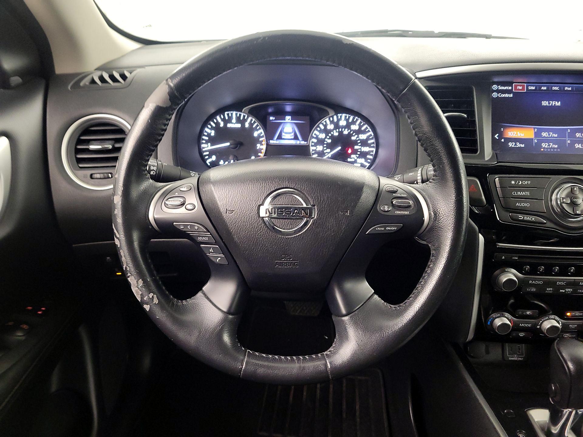 Thumbnail: 2019 Nissan Pathfinder - 10