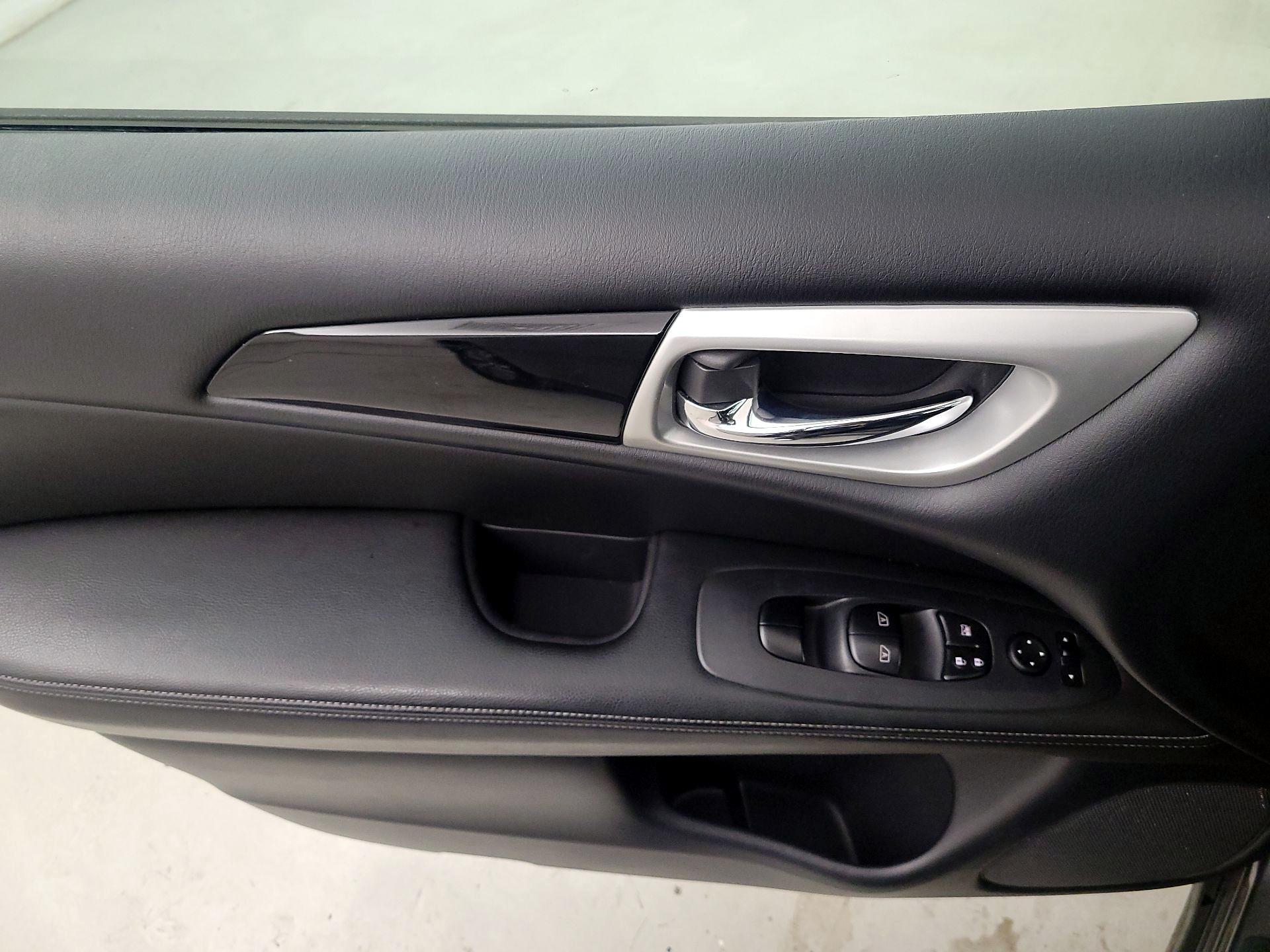 Thumbnail: 2019 Nissan Pathfinder - 12