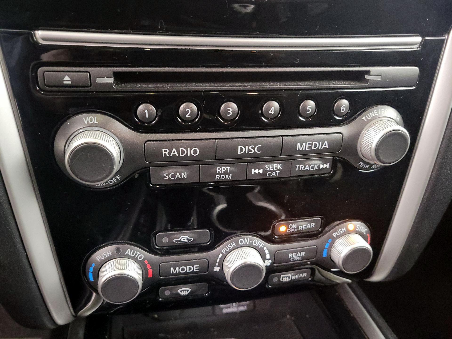 Thumbnail: 2019 Nissan Pathfinder - 16