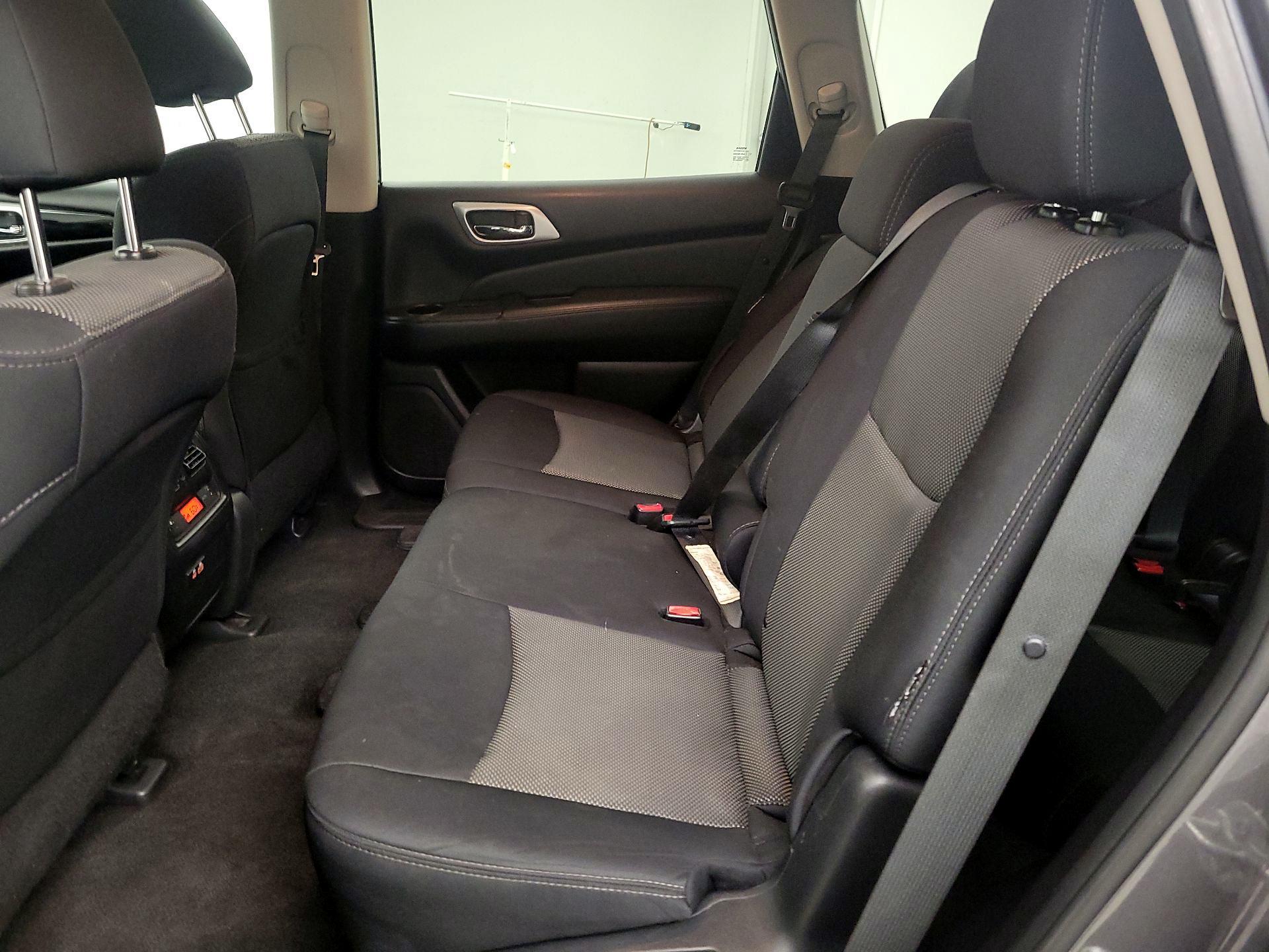 Thumbnail: 2019 Nissan Pathfinder - 19