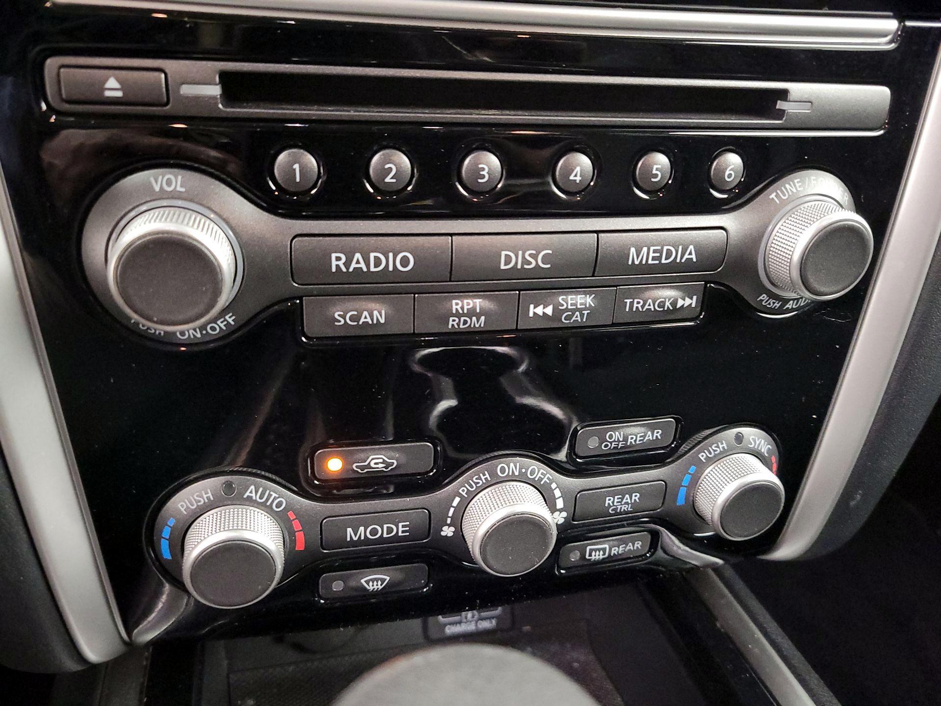 Thumbnail: 2019 Nissan Pathfinder - 16