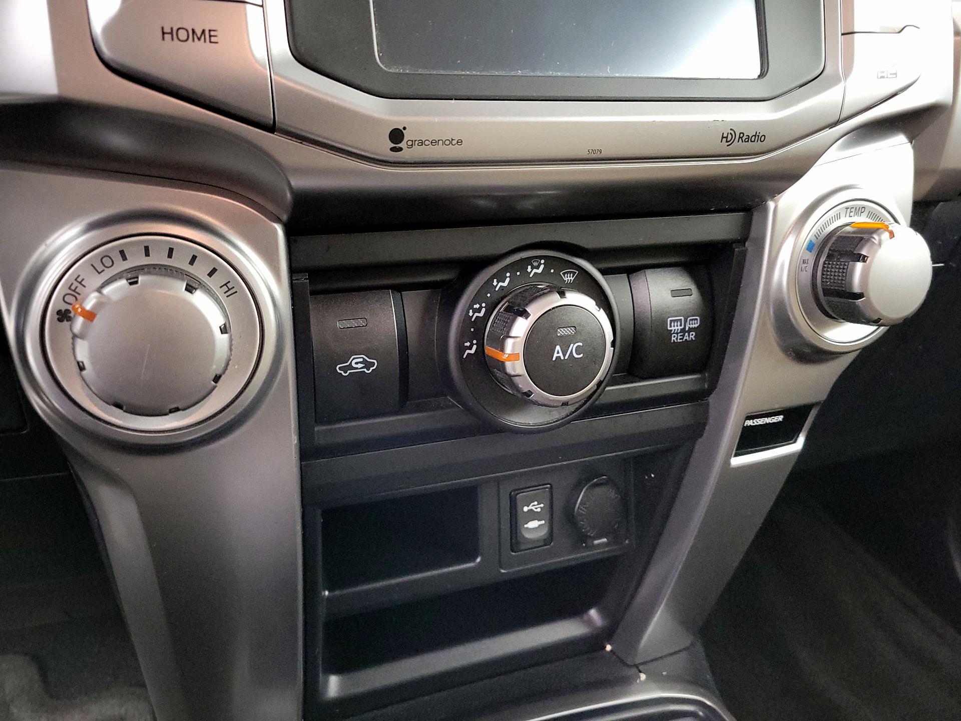 Thumbnail: 2015 Toyota 4Runner - 17