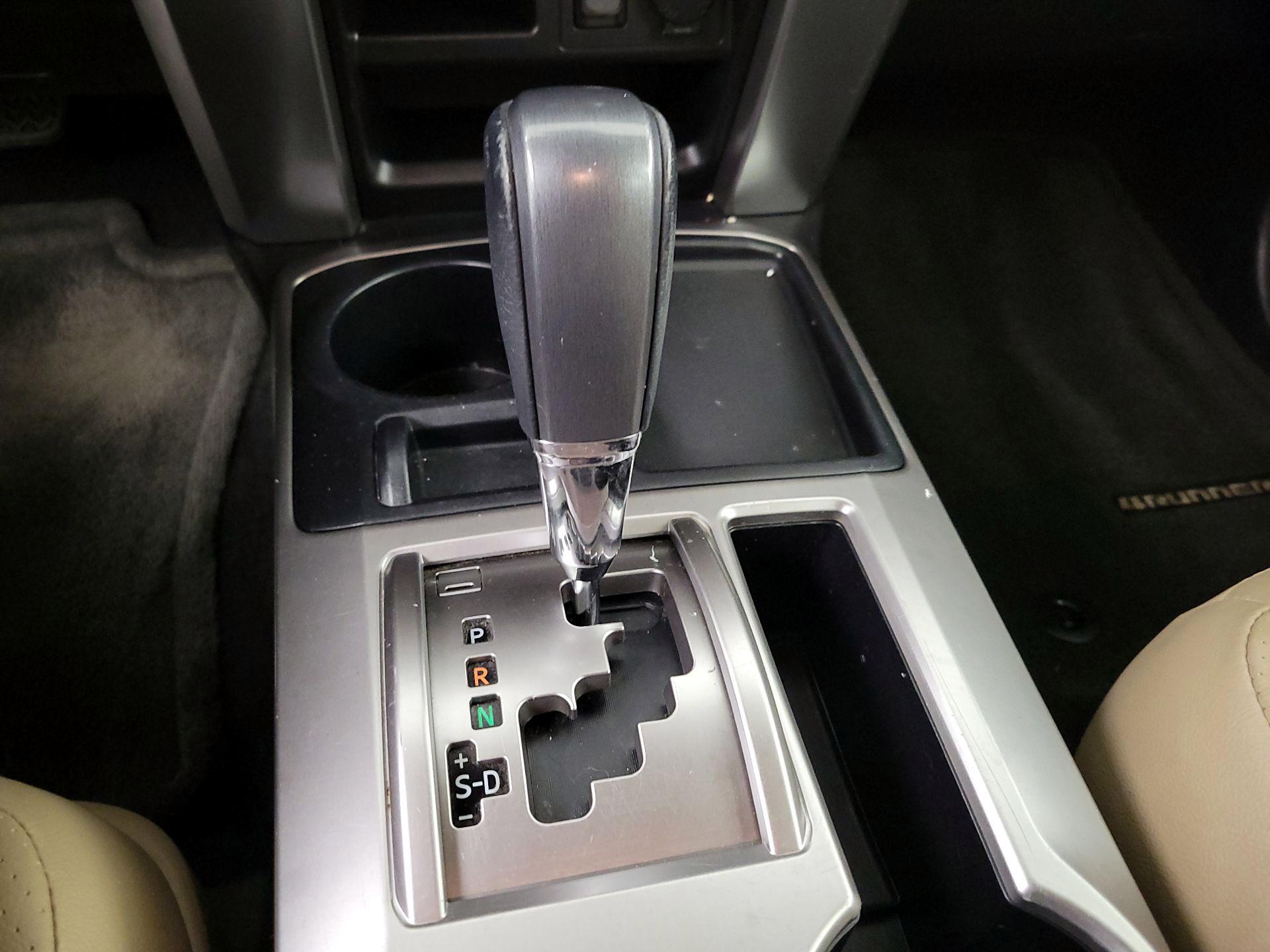 Thumbnail: 2015 Toyota 4Runner - 18