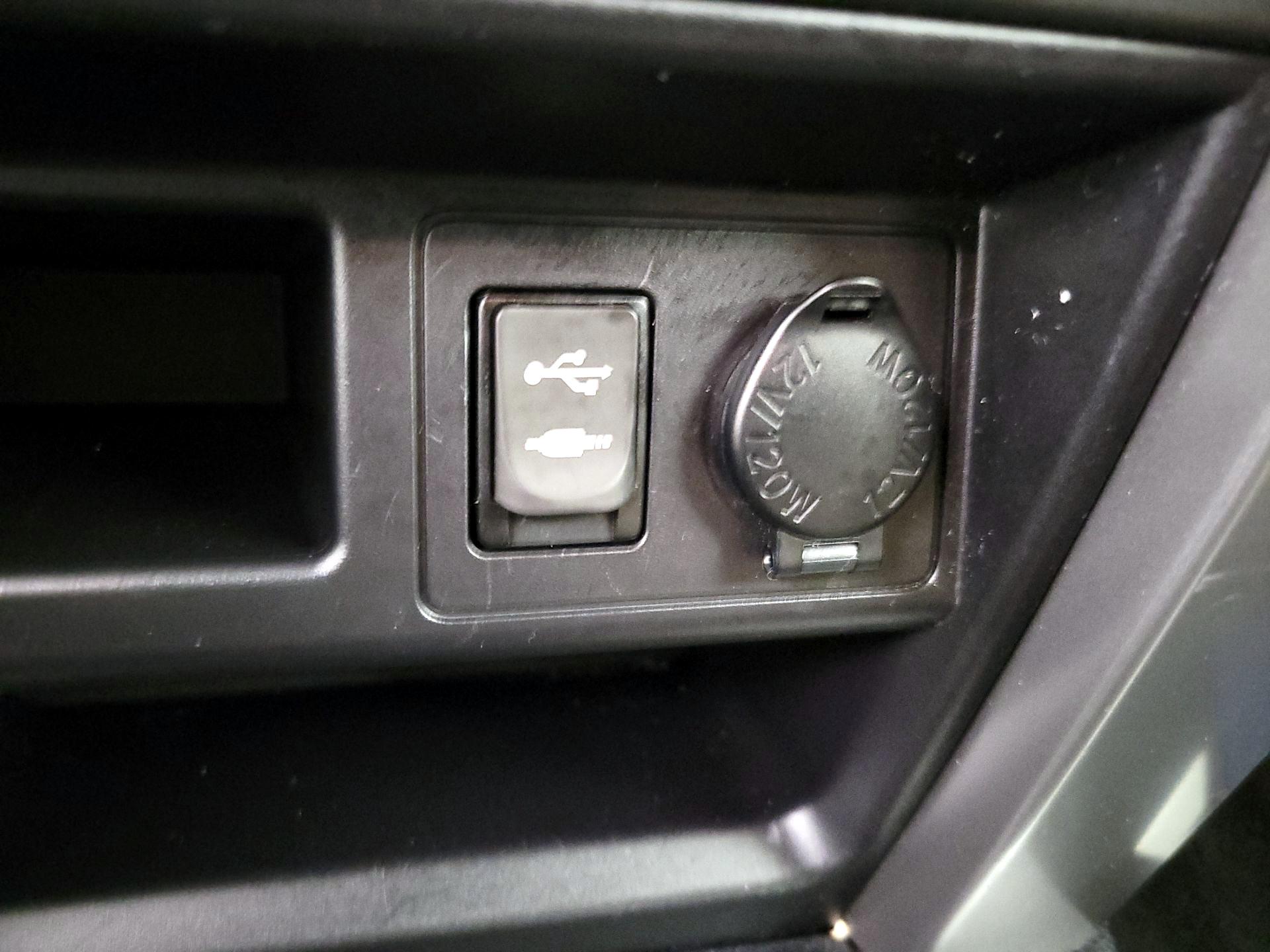 Thumbnail: 2015 Toyota 4Runner - 19