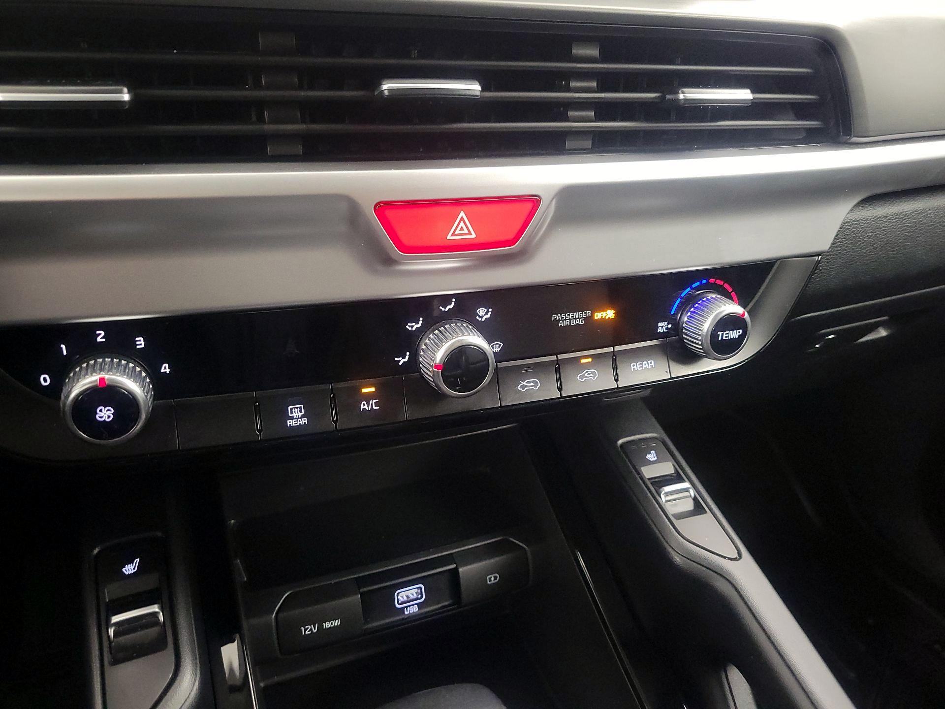 Thumbnail: 2020 Kia Telluride - 16