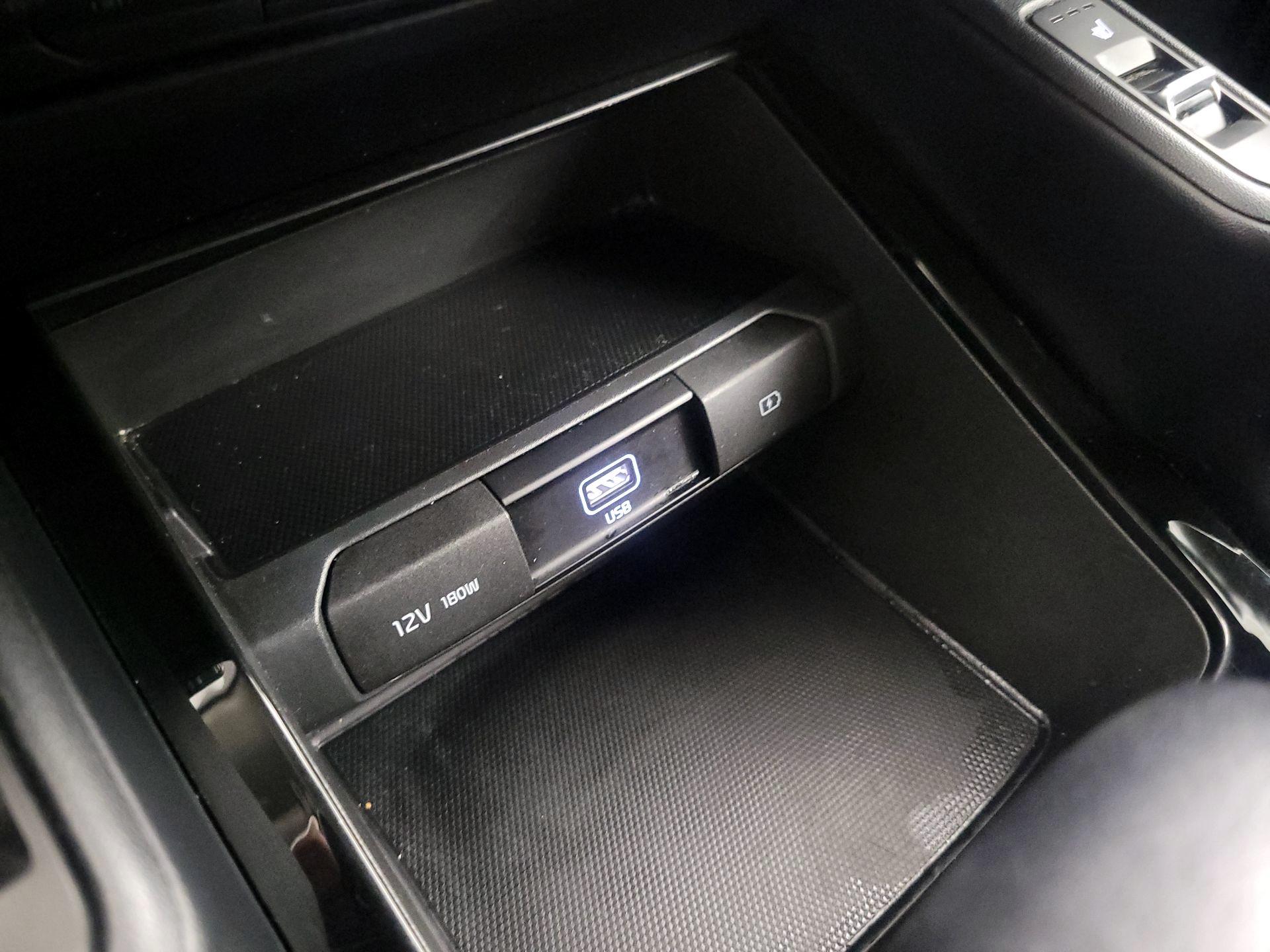 Thumbnail: 2020 Kia Telluride - 18