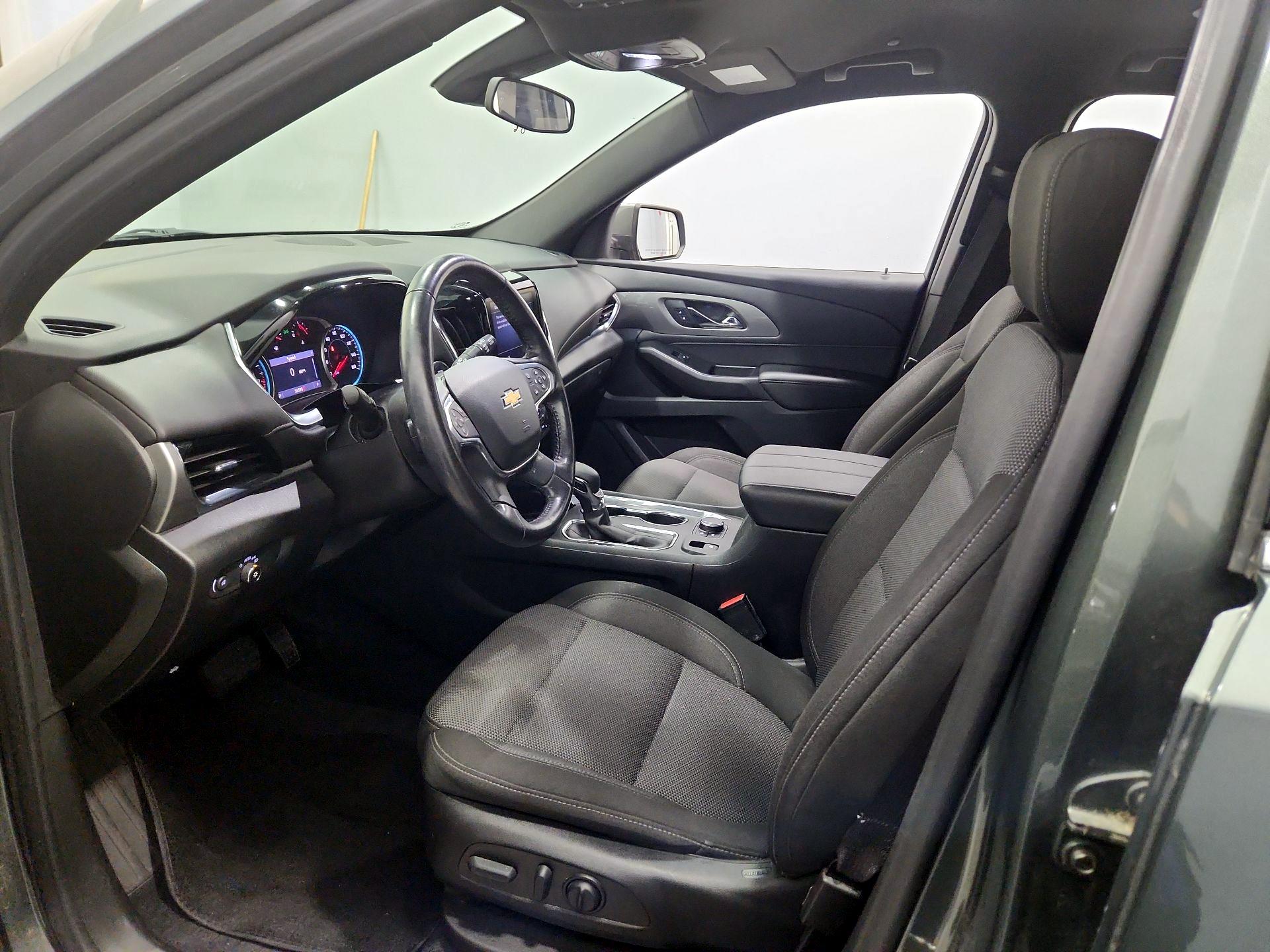 Thumbnail: 2022 Chevrolet Traverse - 11