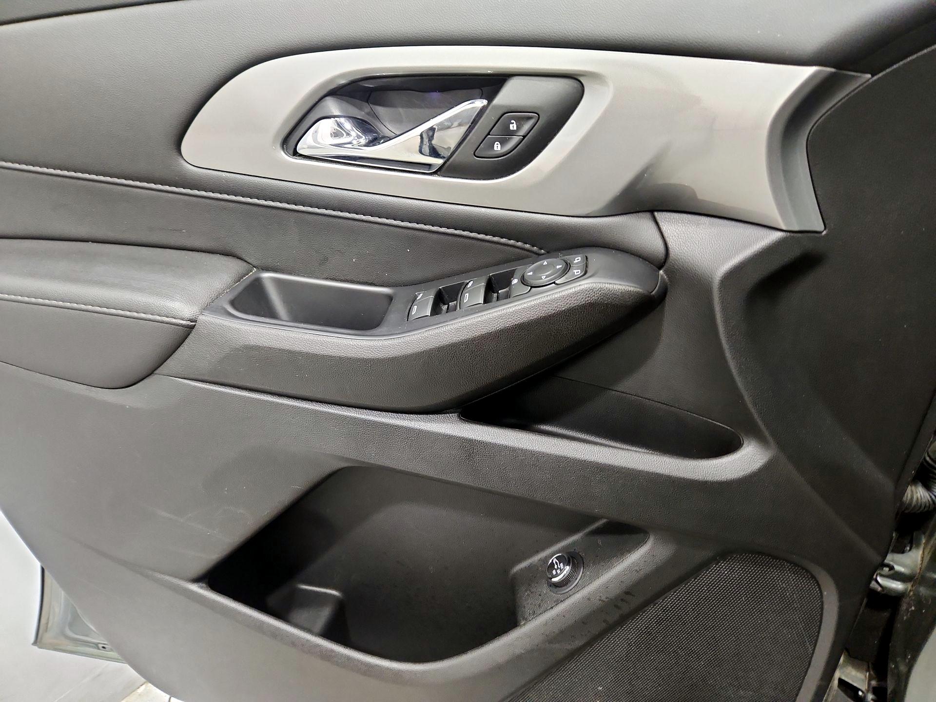 Thumbnail: 2022 Chevrolet Traverse - 12