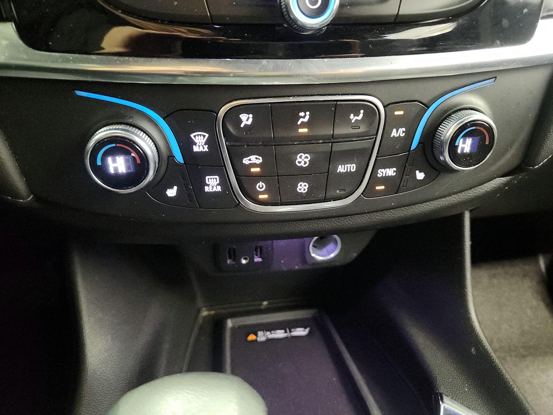 Thumbnail: 2022 Chevrolet Traverse - 17