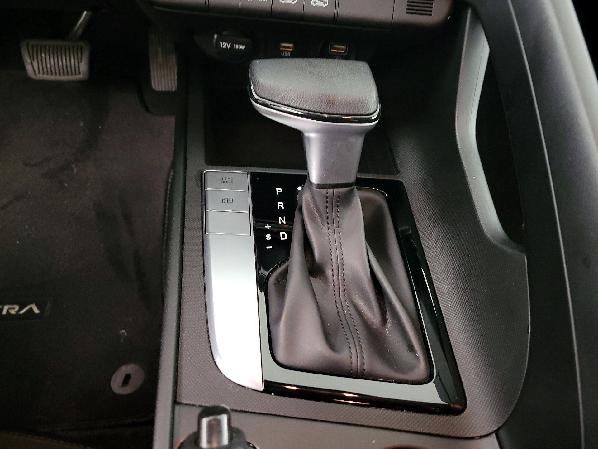 Thumbnail: 2023 Hyundai Elantra - 17