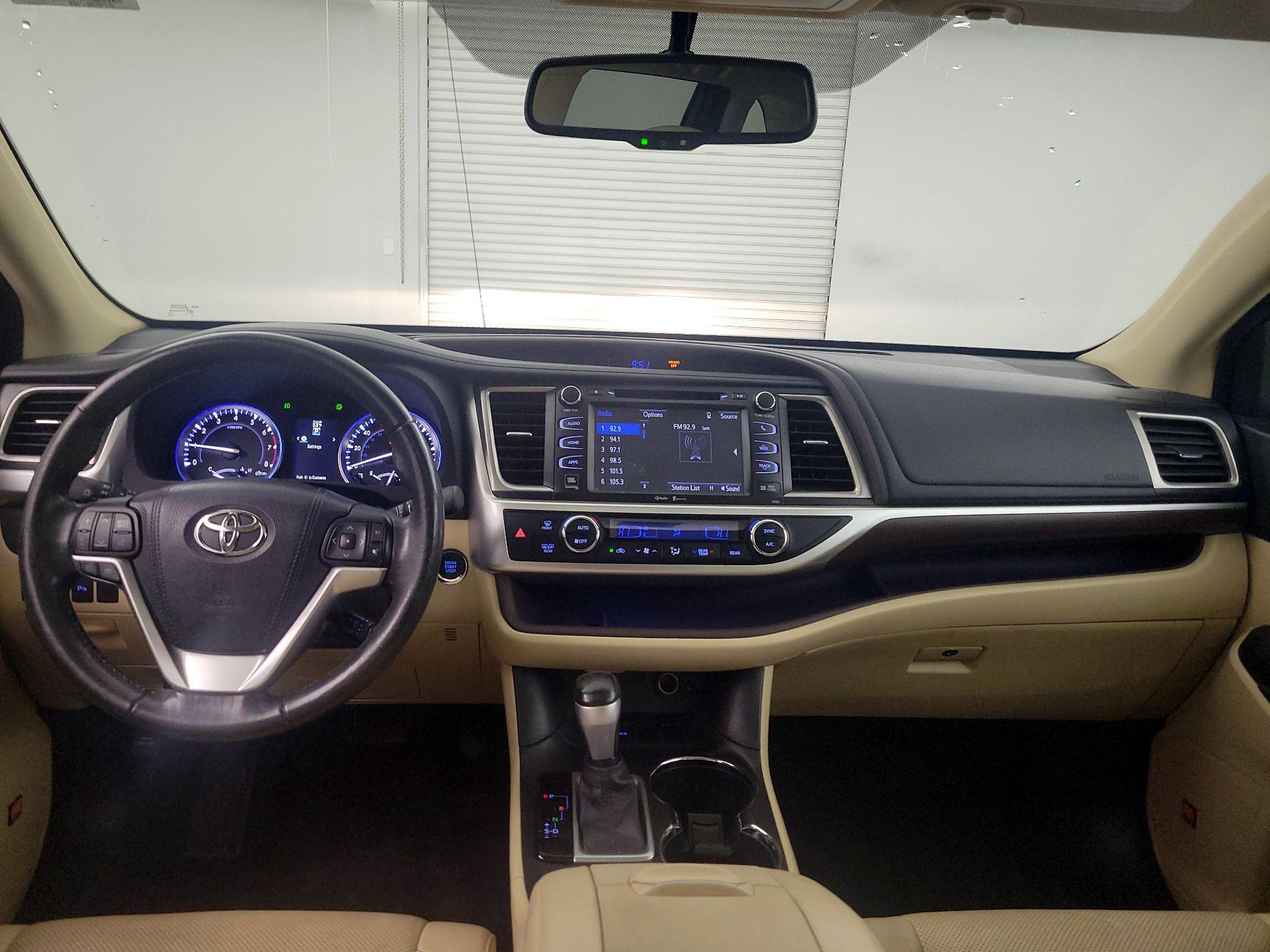 Thumbnail: 2015 Toyota Highlander - 9