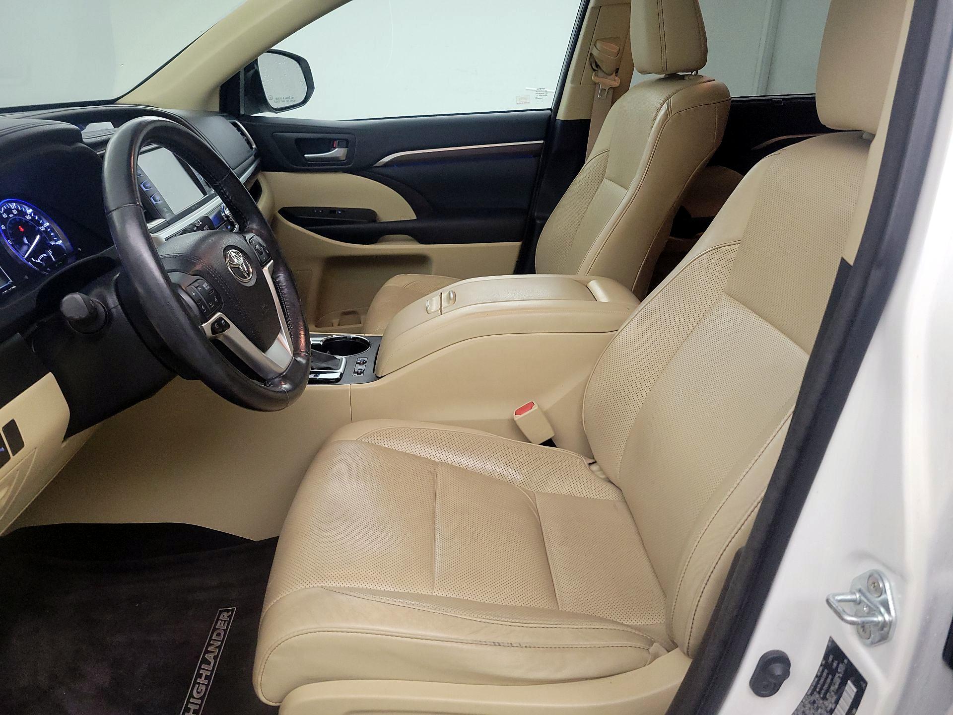 Thumbnail: 2015 Toyota Highlander - 11