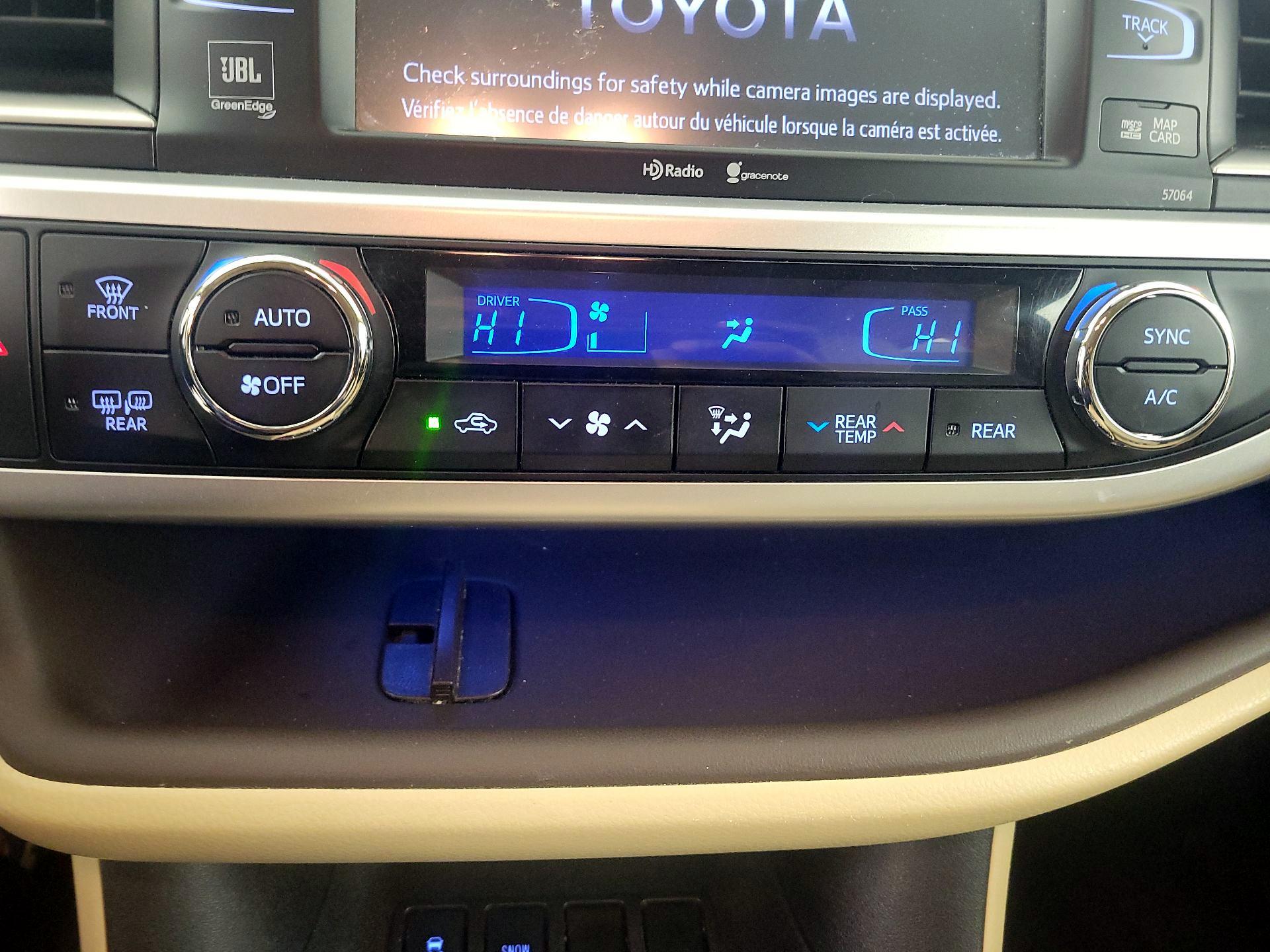 Thumbnail: 2015 Toyota Highlander - 16