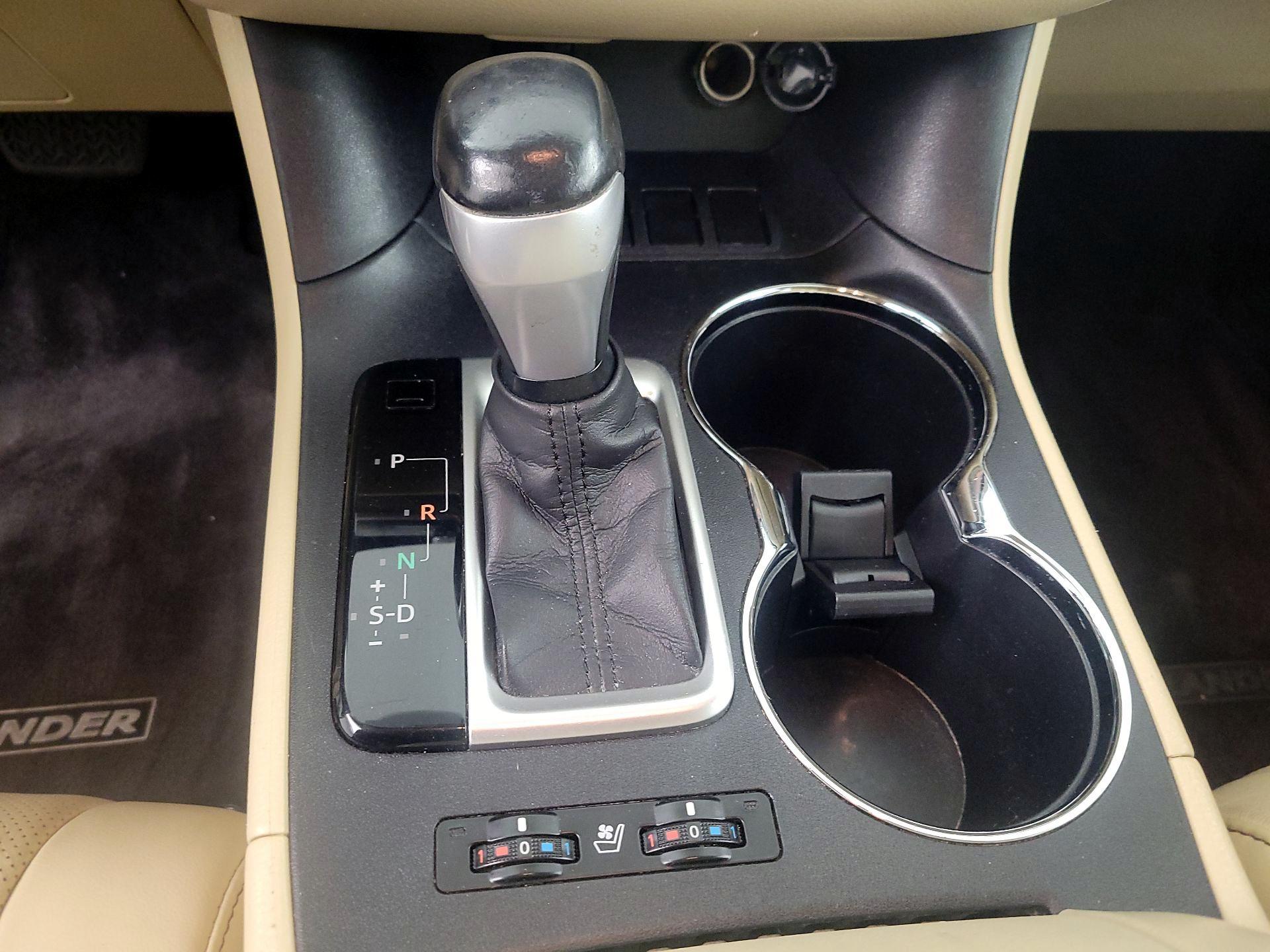 Thumbnail: 2015 Toyota Highlander - 17