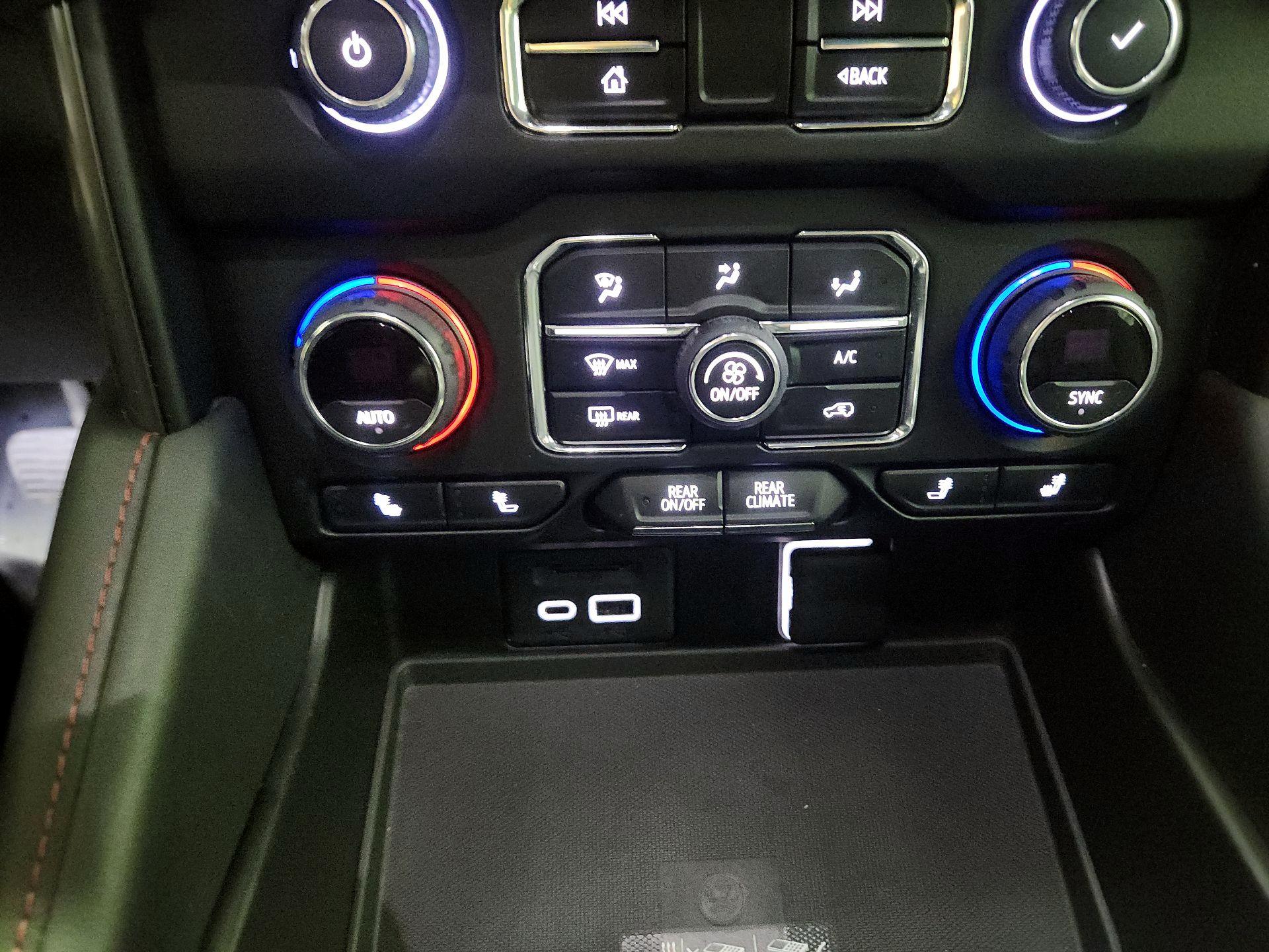 Thumbnail: 2021 Chevrolet Suburban - 17