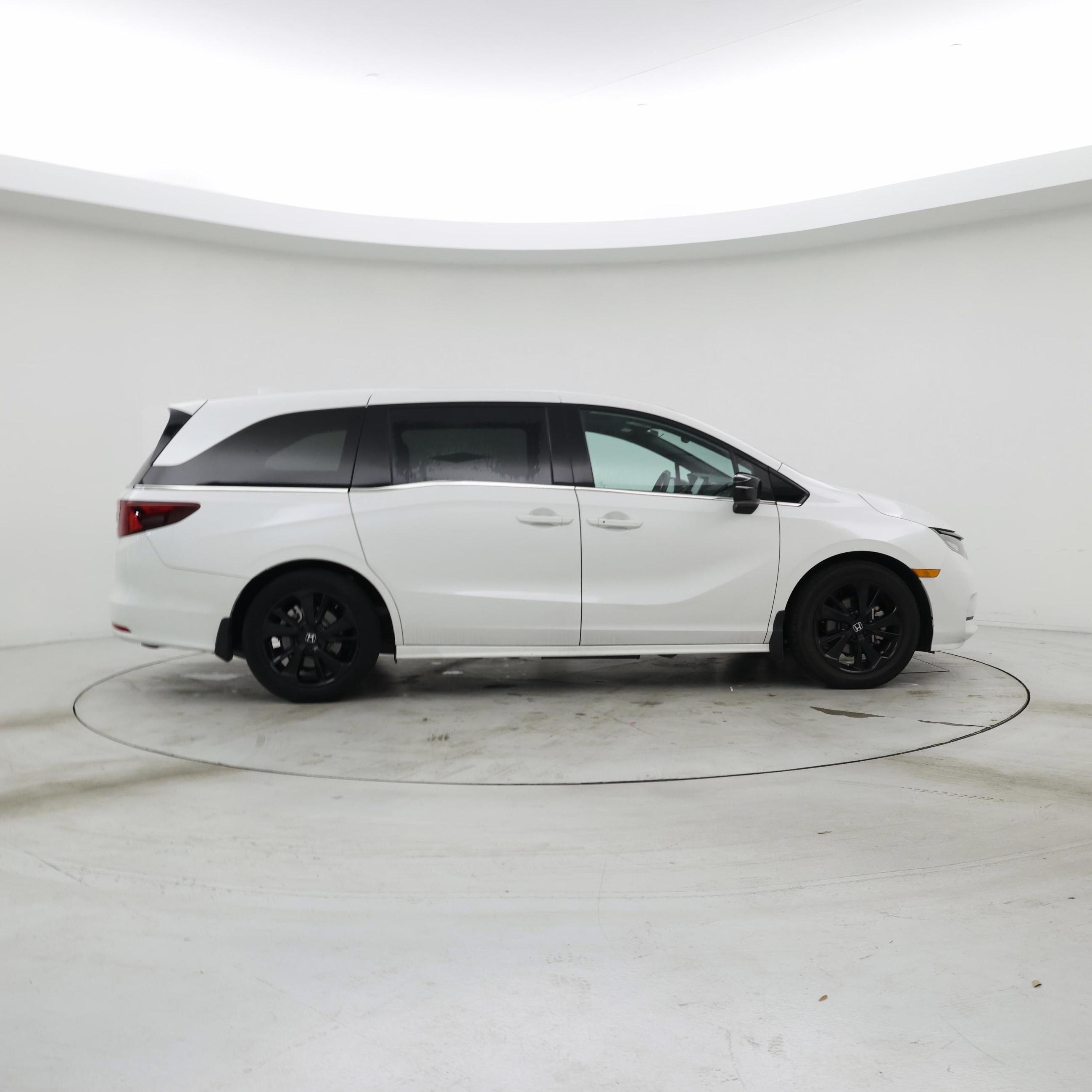 Thumbnail: 2023 Honda Odyssey - 7