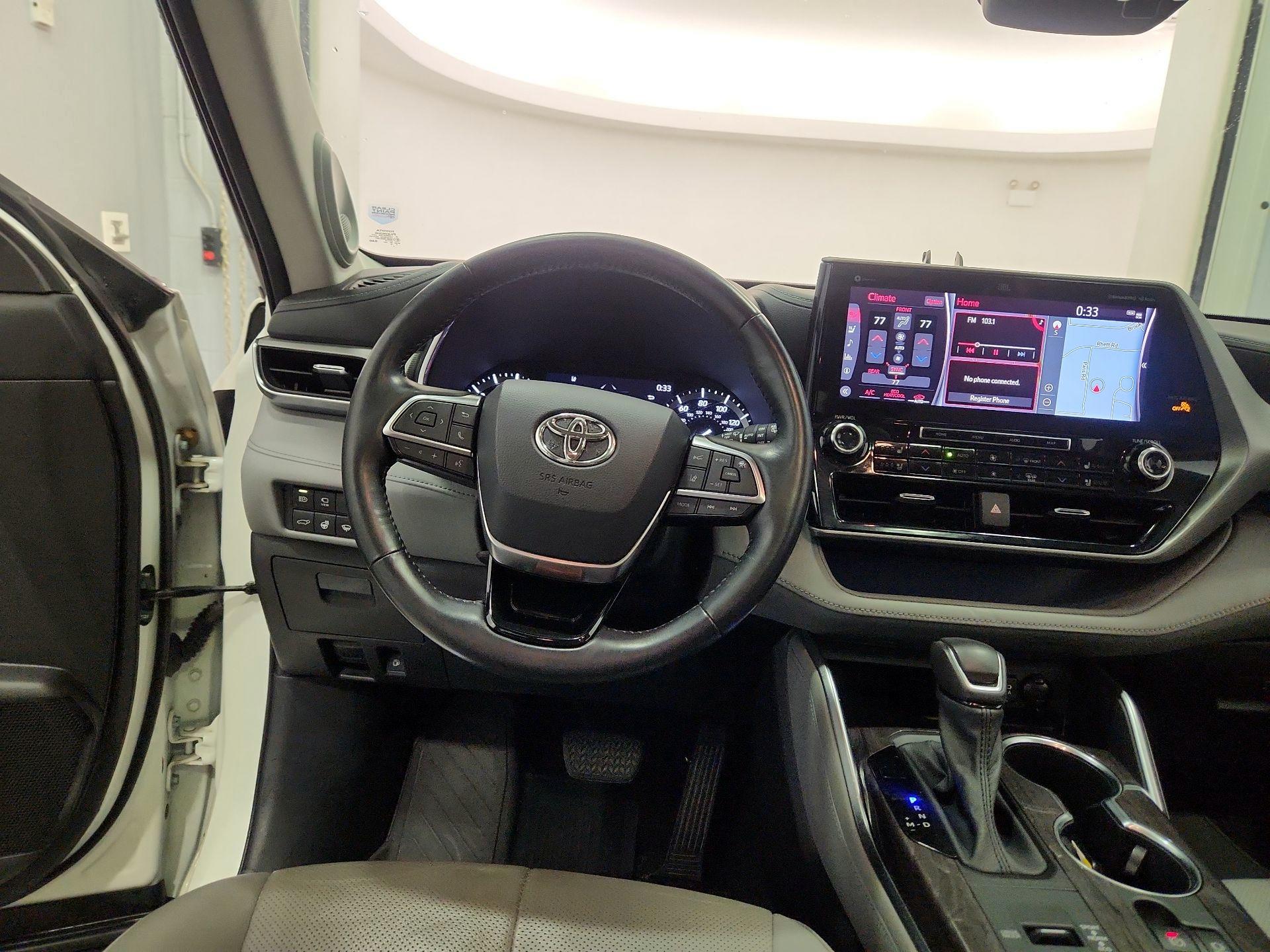 Thumbnail: 2021 Toyota Highlander - 10