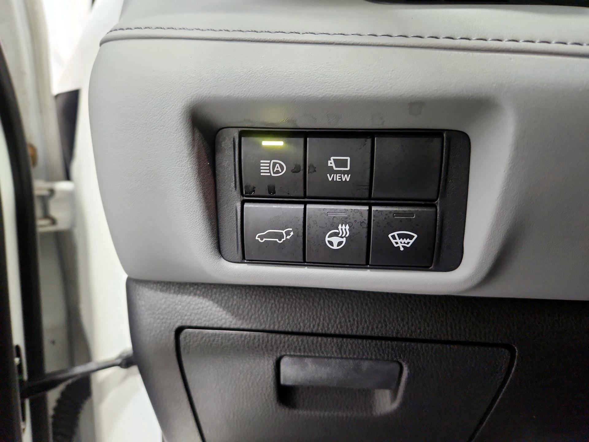 Thumbnail: 2021 Toyota Highlander - 13