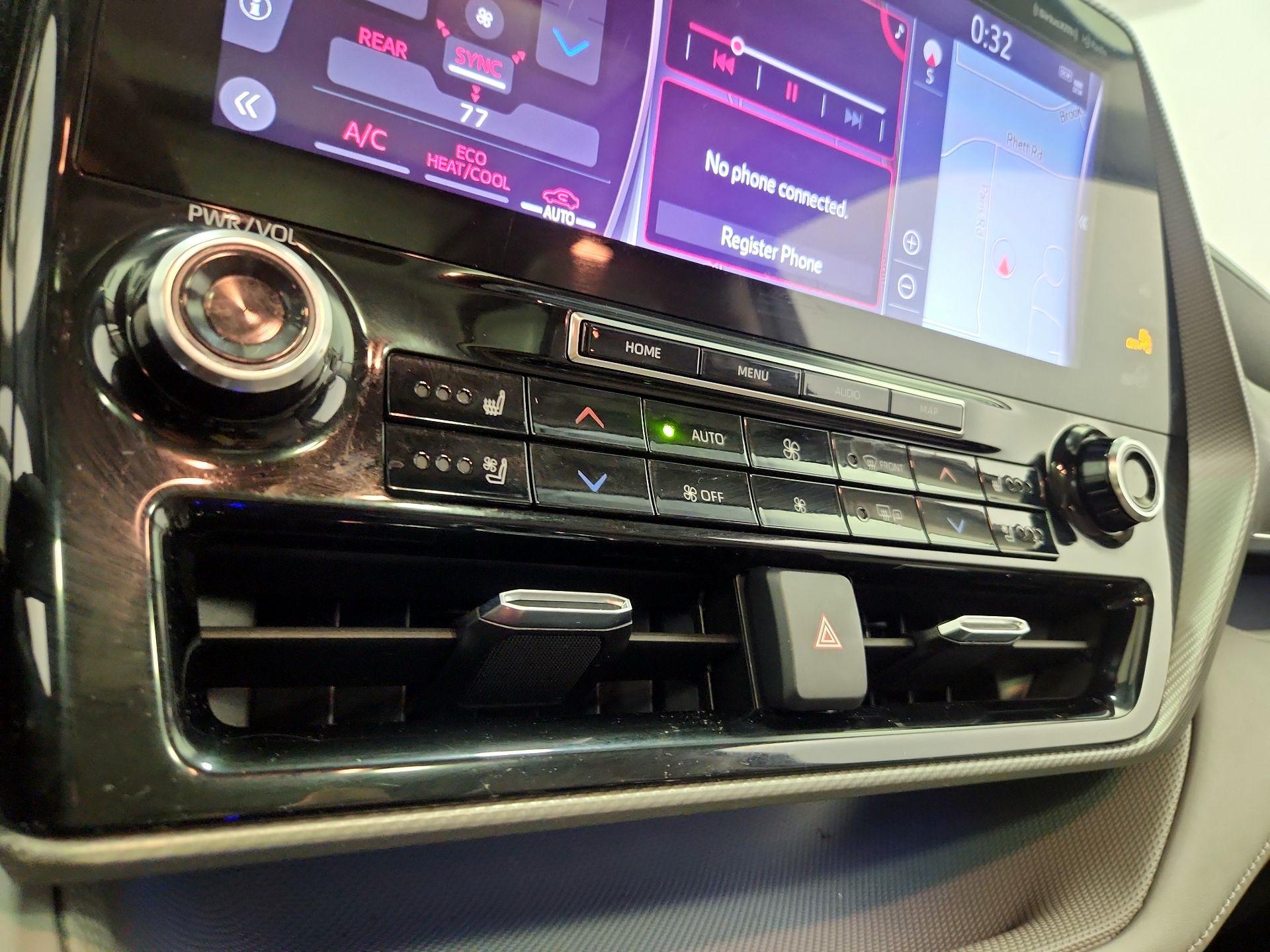 Thumbnail: 2021 Toyota Highlander - 16