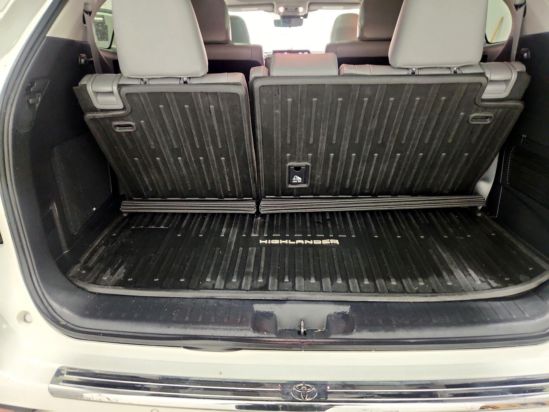 Thumbnail: 2021 Toyota Highlander - 20