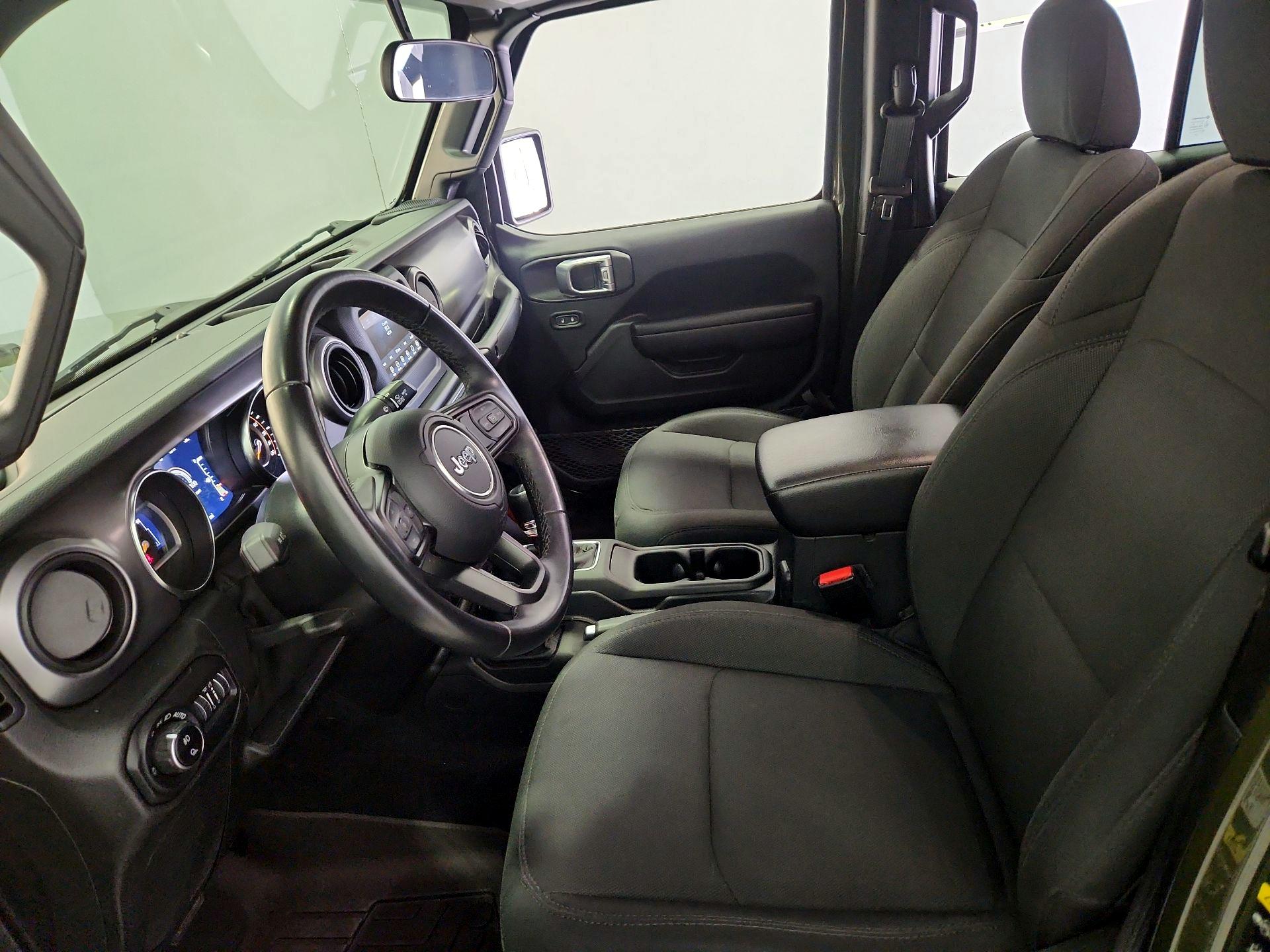 Thumbnail: 2021 Jeep Gladiator - 11