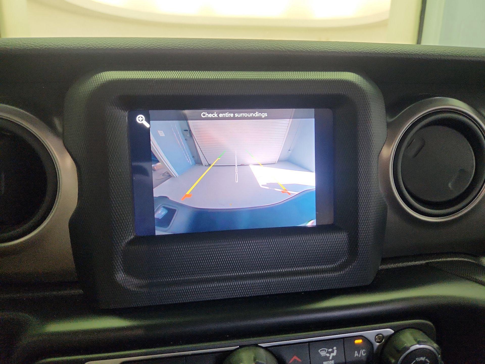 Thumbnail: 2021 Jeep Gladiator - 14