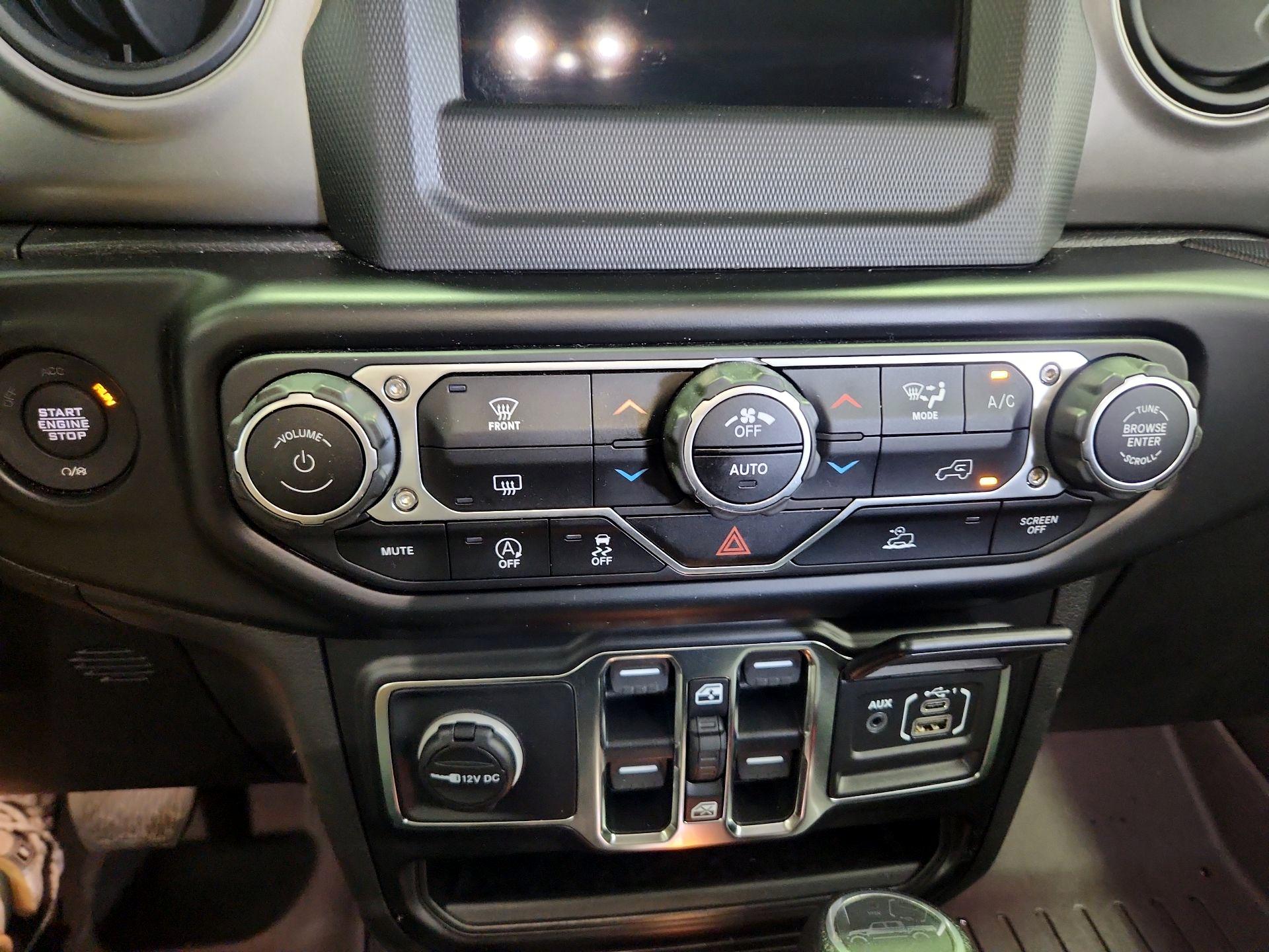 Thumbnail: 2021 Jeep Gladiator - 16