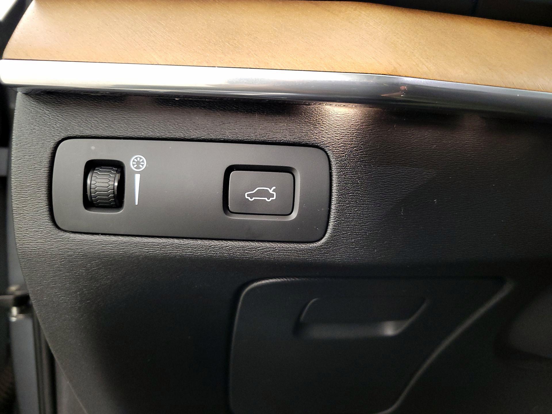 Thumbnail: 2019 Volvo XC90 - 13