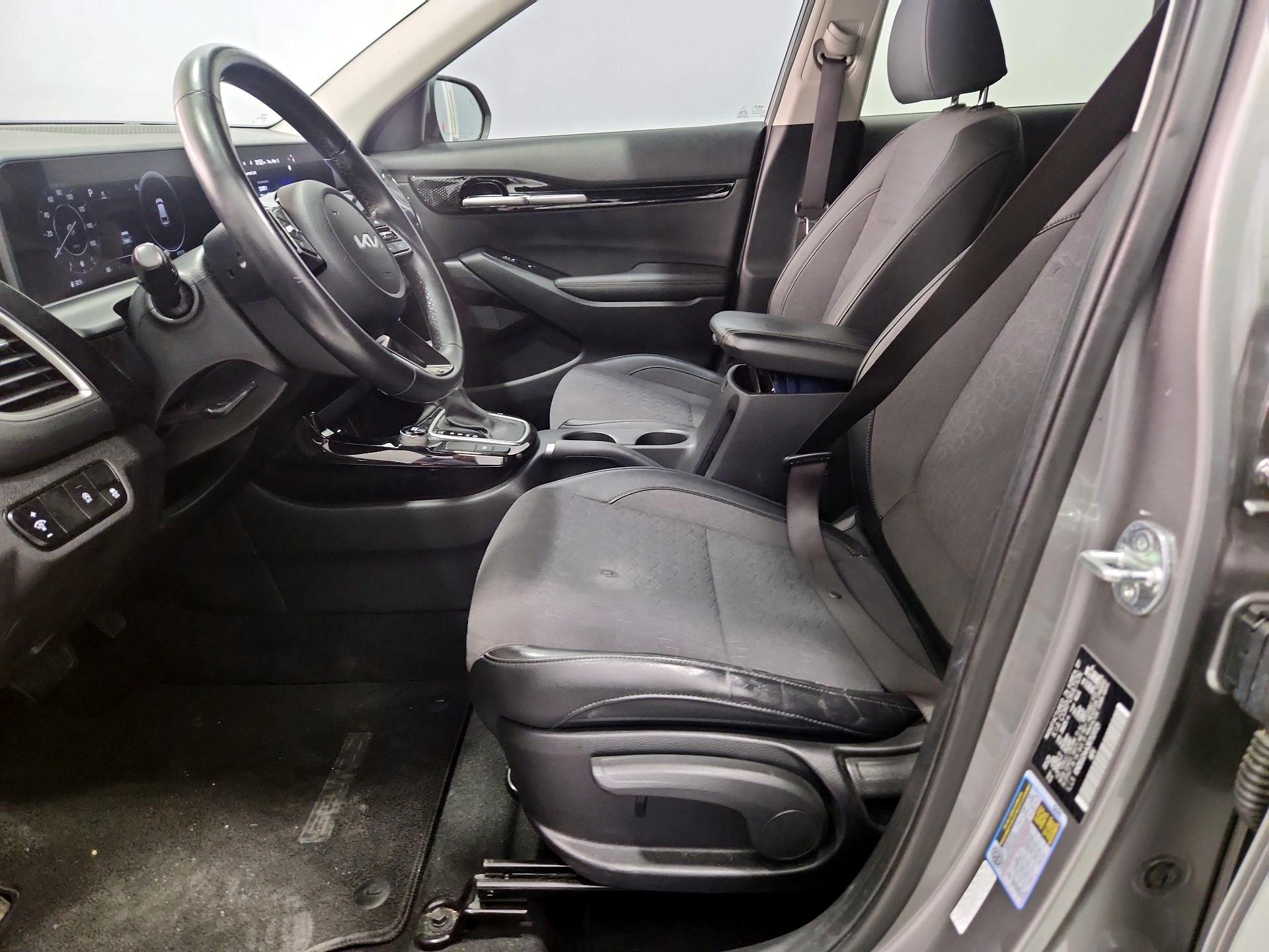 Thumbnail: 2024 Kia Seltos - 11