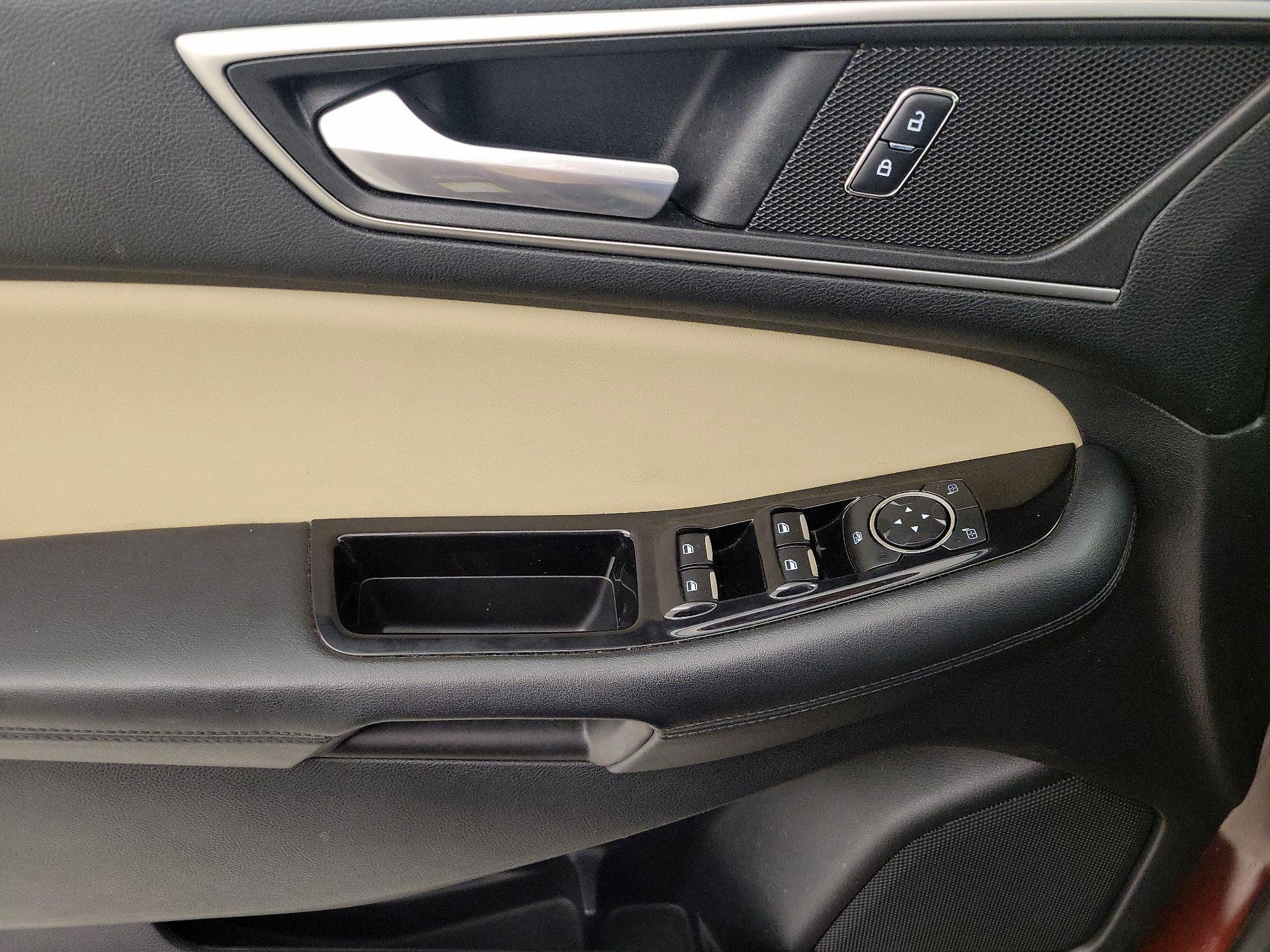 Thumbnail: 2015 Ford Edge - 12