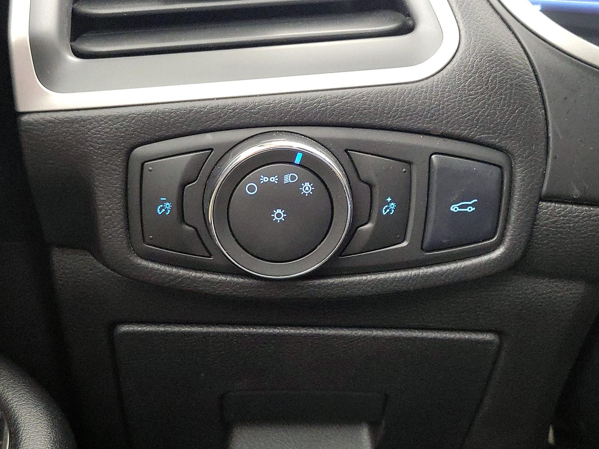 Thumbnail: 2015 Ford Edge - 13