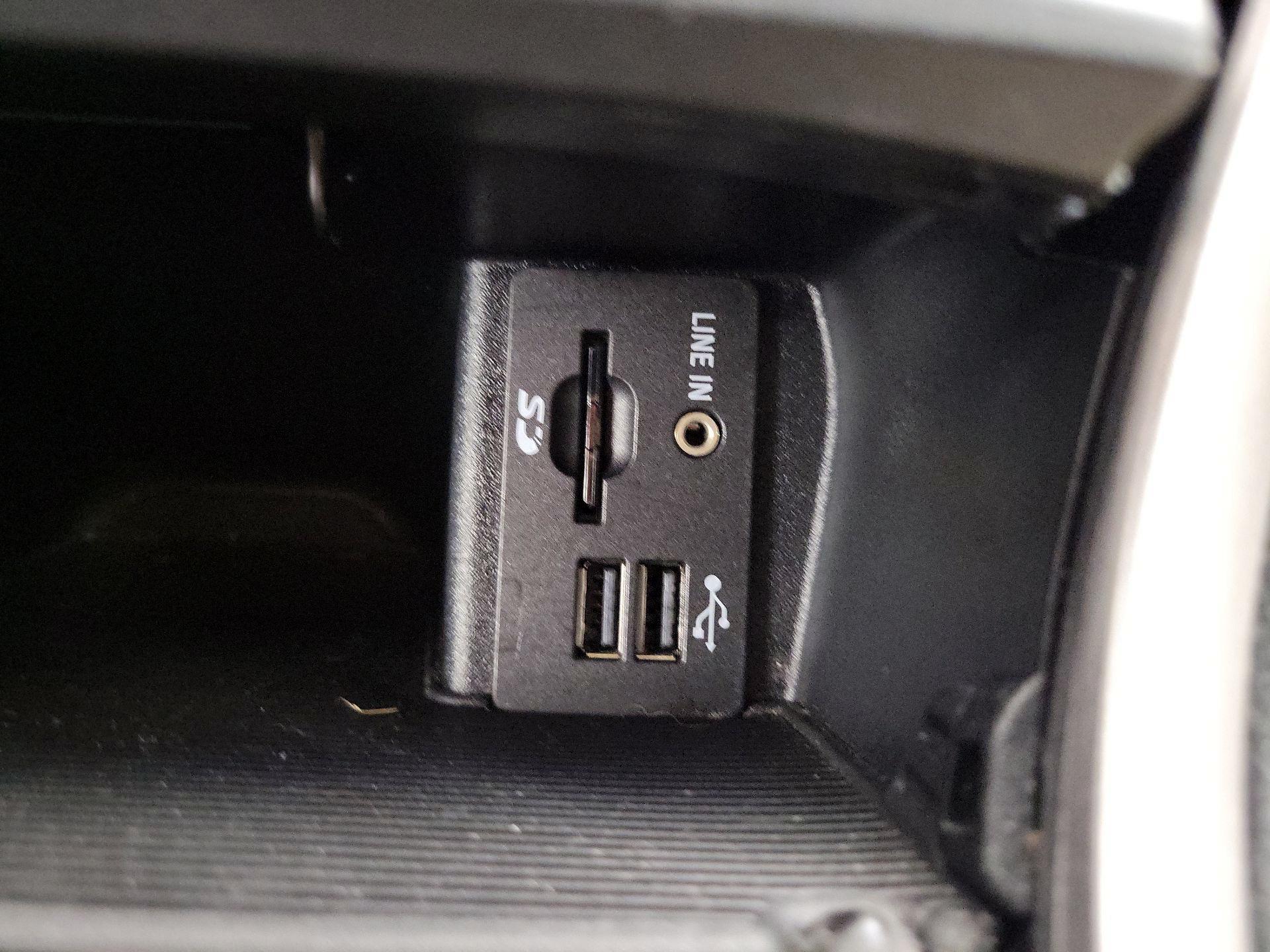 Thumbnail: 2015 Ford Edge - 18