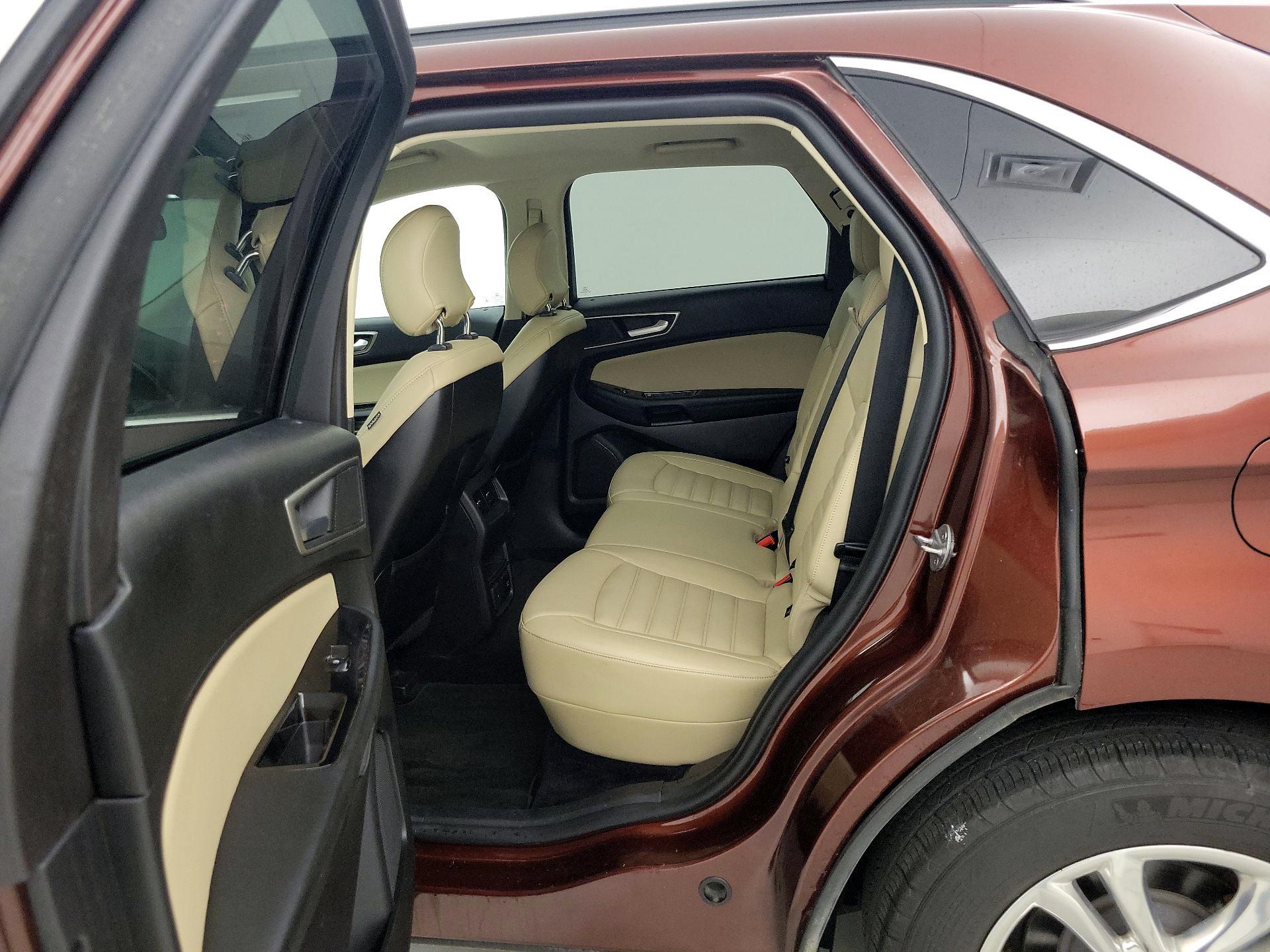 Thumbnail: 2015 Ford Edge - 19