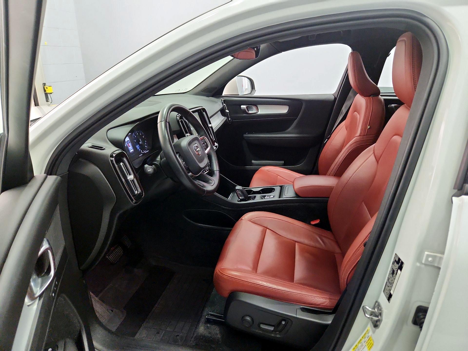 Thumbnail: 2020 Volvo XC40 - 11