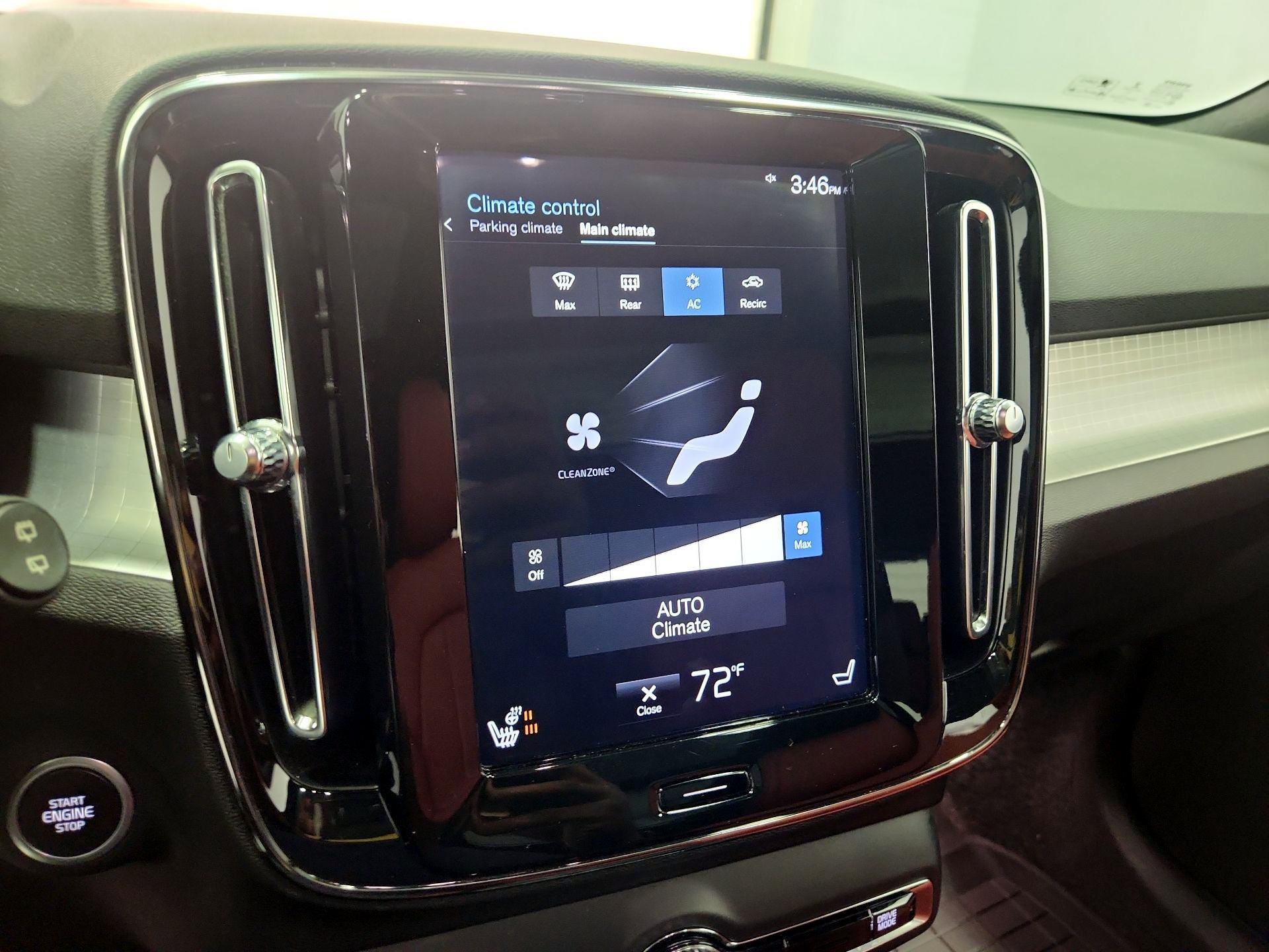 Thumbnail: 2020 Volvo XC40 - 16