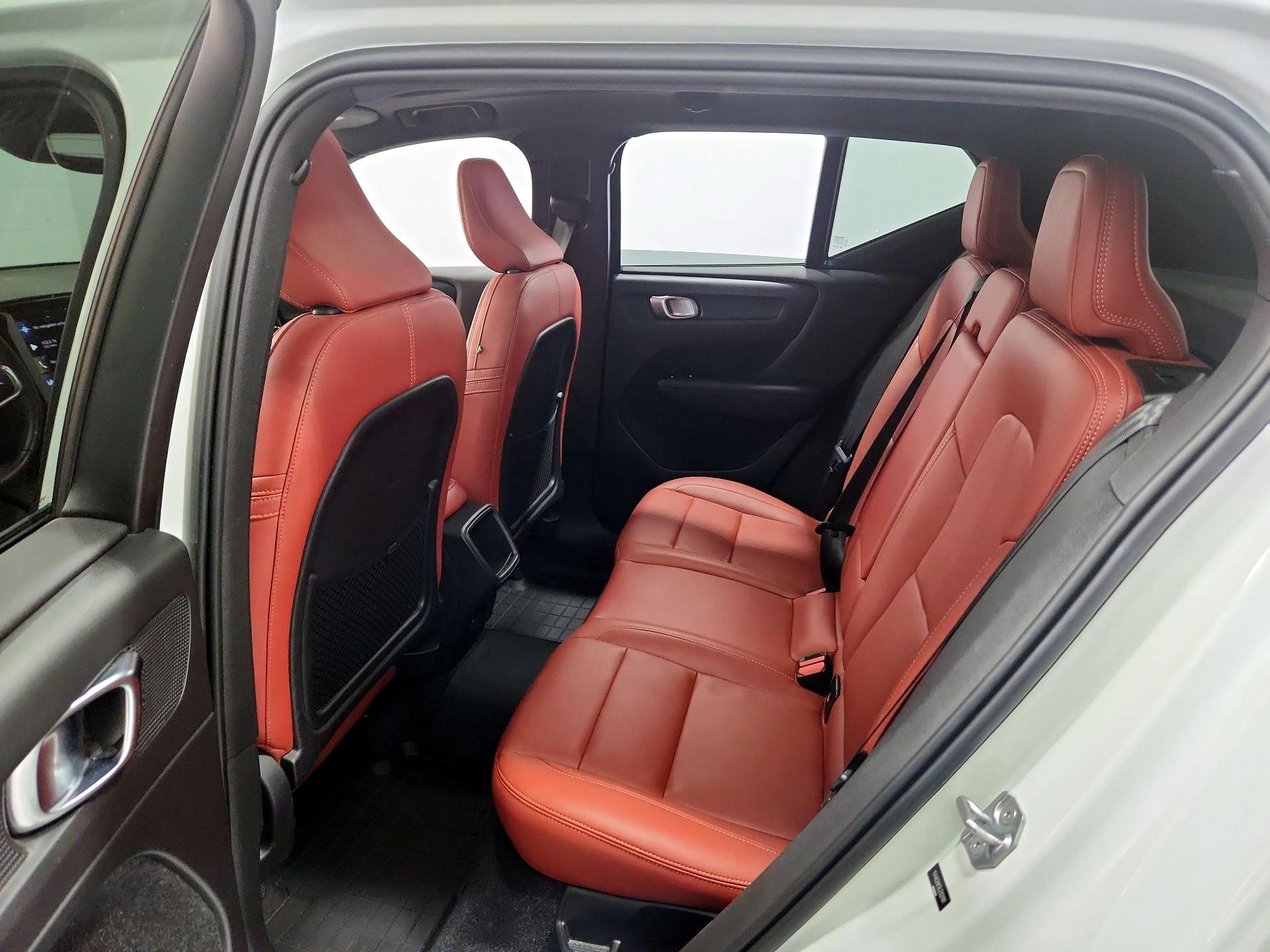 Thumbnail: 2020 Volvo XC40 - 20